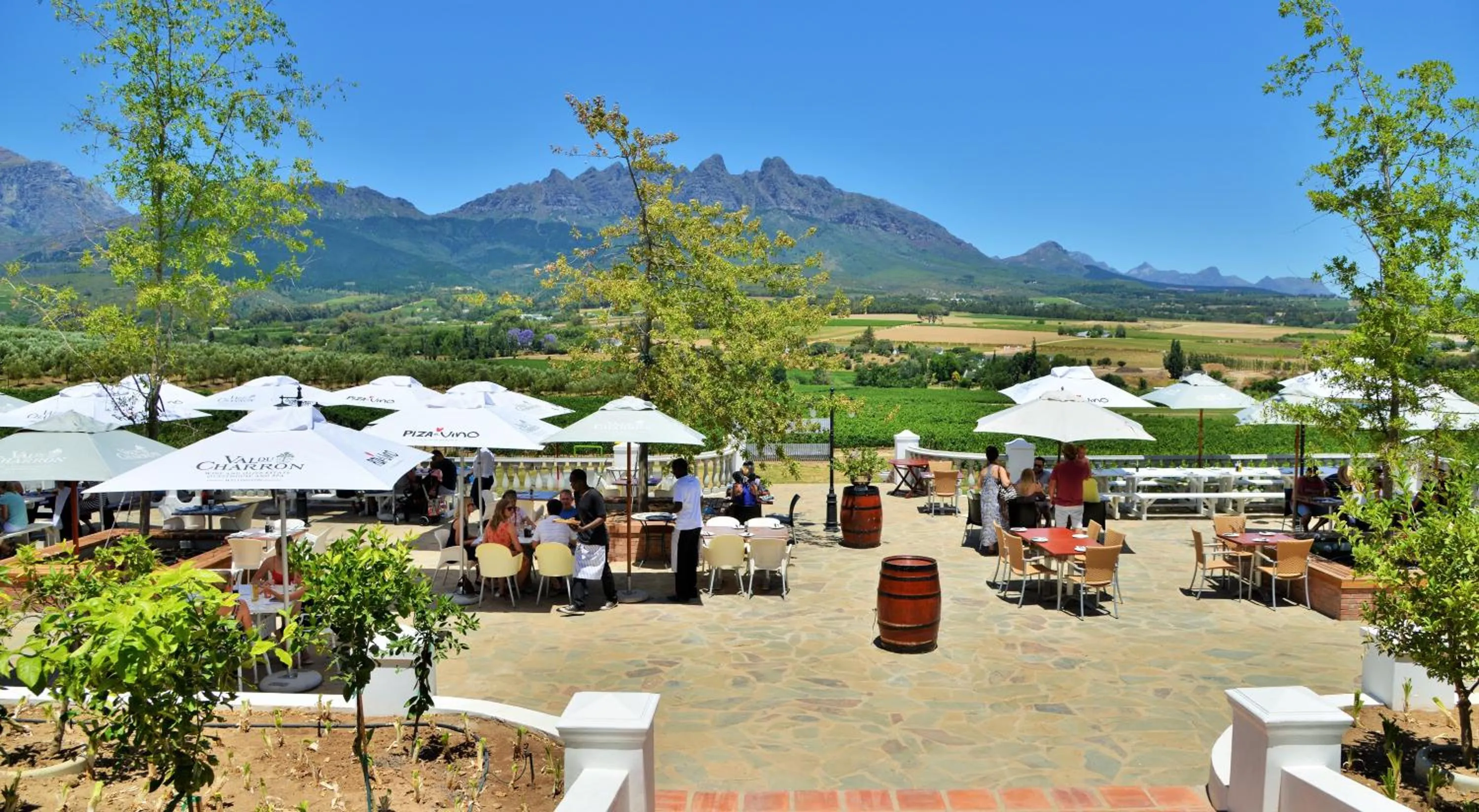 Restaurant/places to eat in Val Du Charron Wine & Leisure Estate