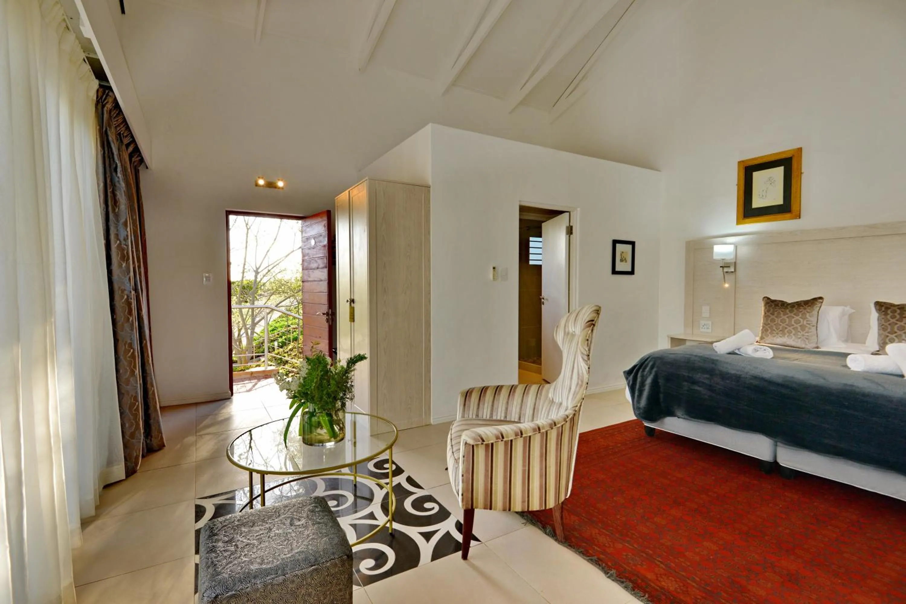 Photo of the whole room, Bed in Val Du Charron Wine & Leisure Estate