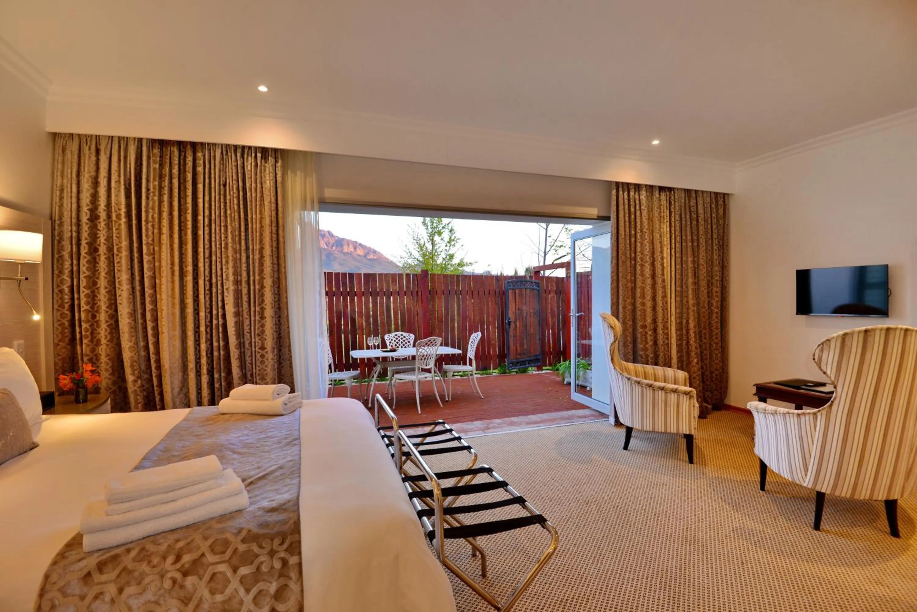 Photo of the whole room, Bed in Val Du Charron Wine & Leisure Estate