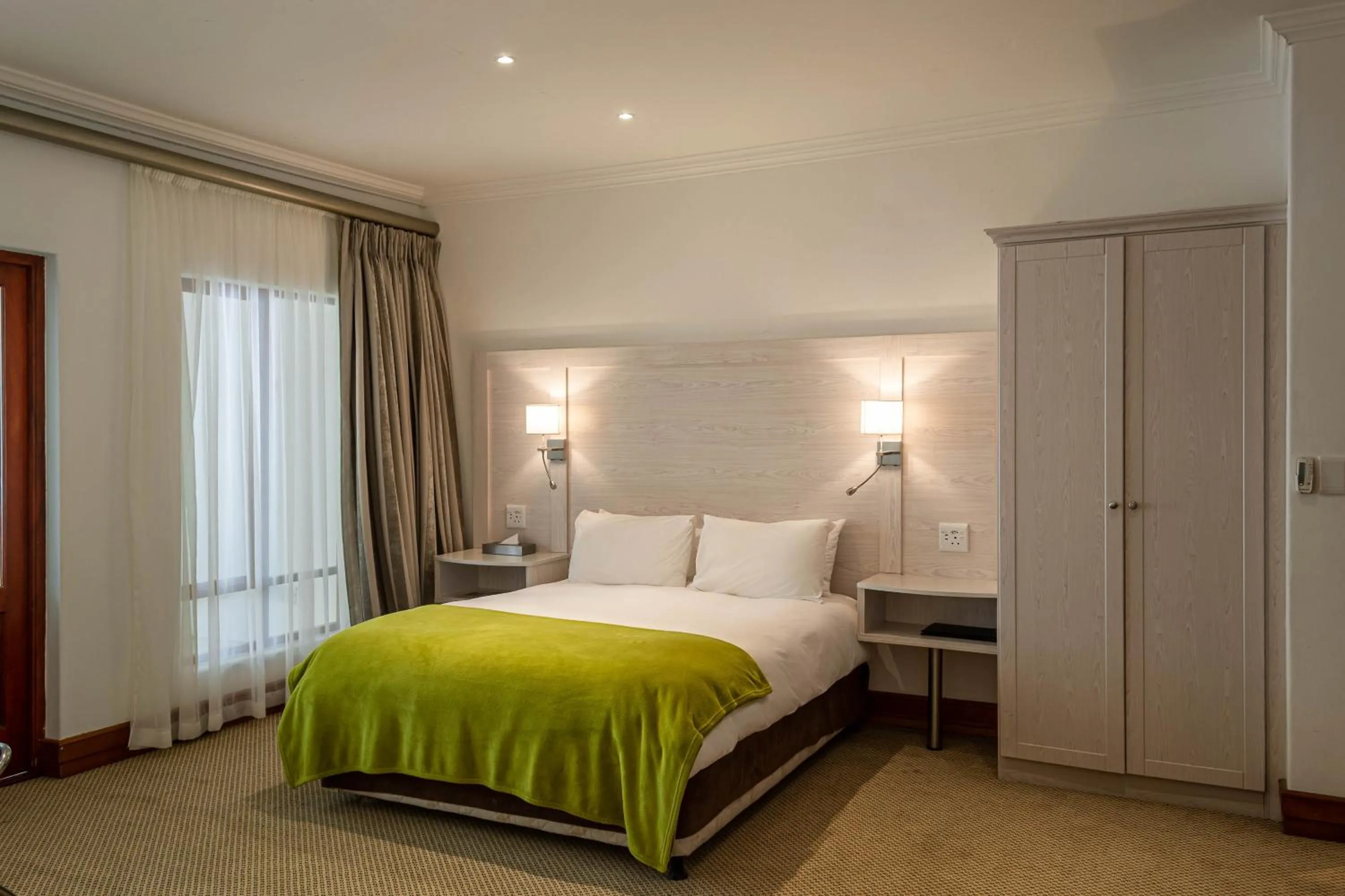 Photo of the whole room, Bed in Val Du Charron Wine & Leisure Estate