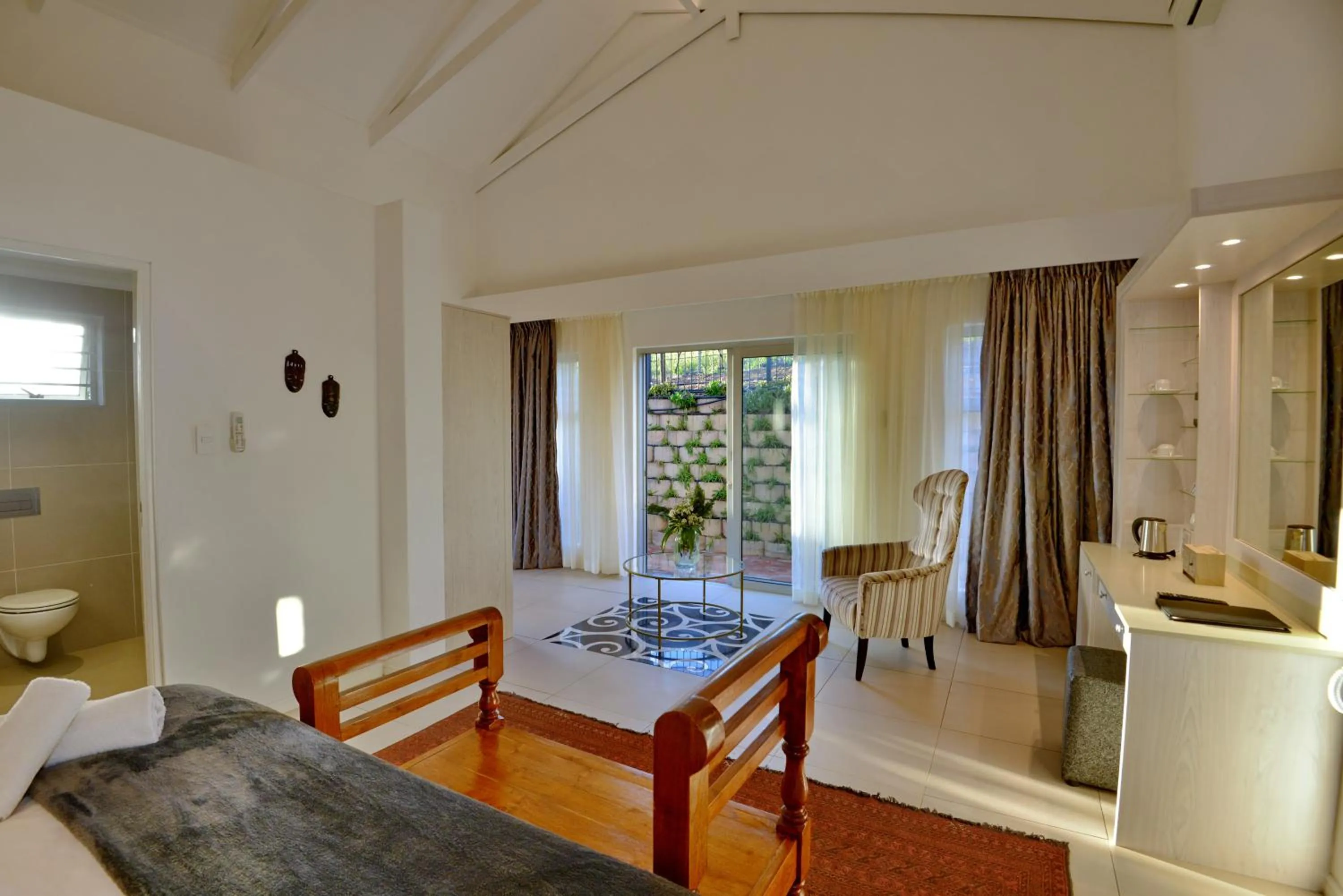 Photo of the whole room in Val Du Charron Wine & Leisure Estate