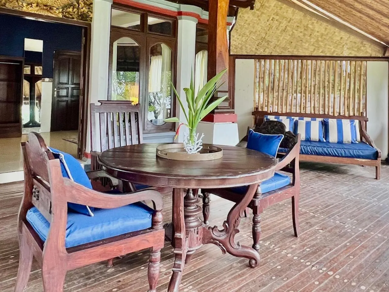 Seating area in The Palms - Seraya Shores Retreat Bali