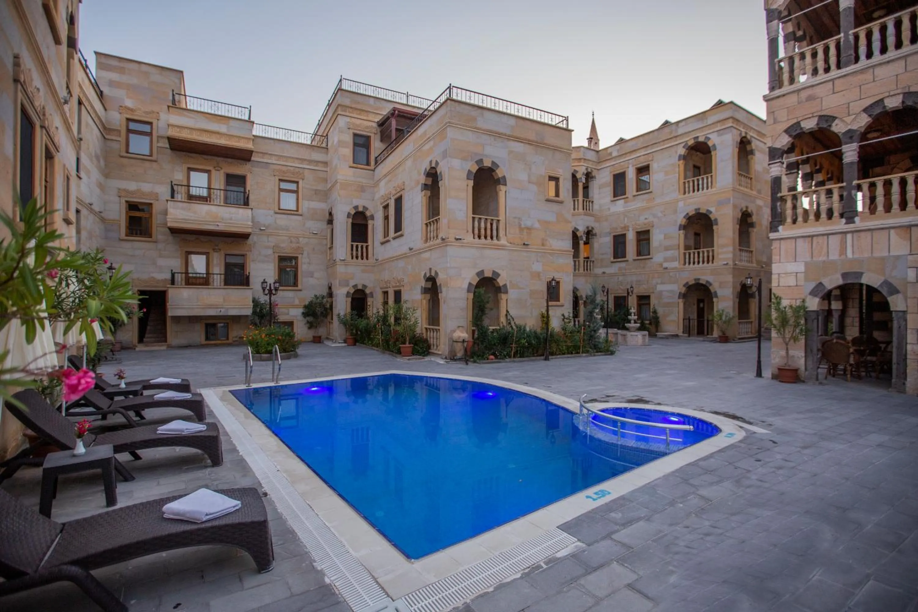 Swimming pool in Göreme Reva Hotel