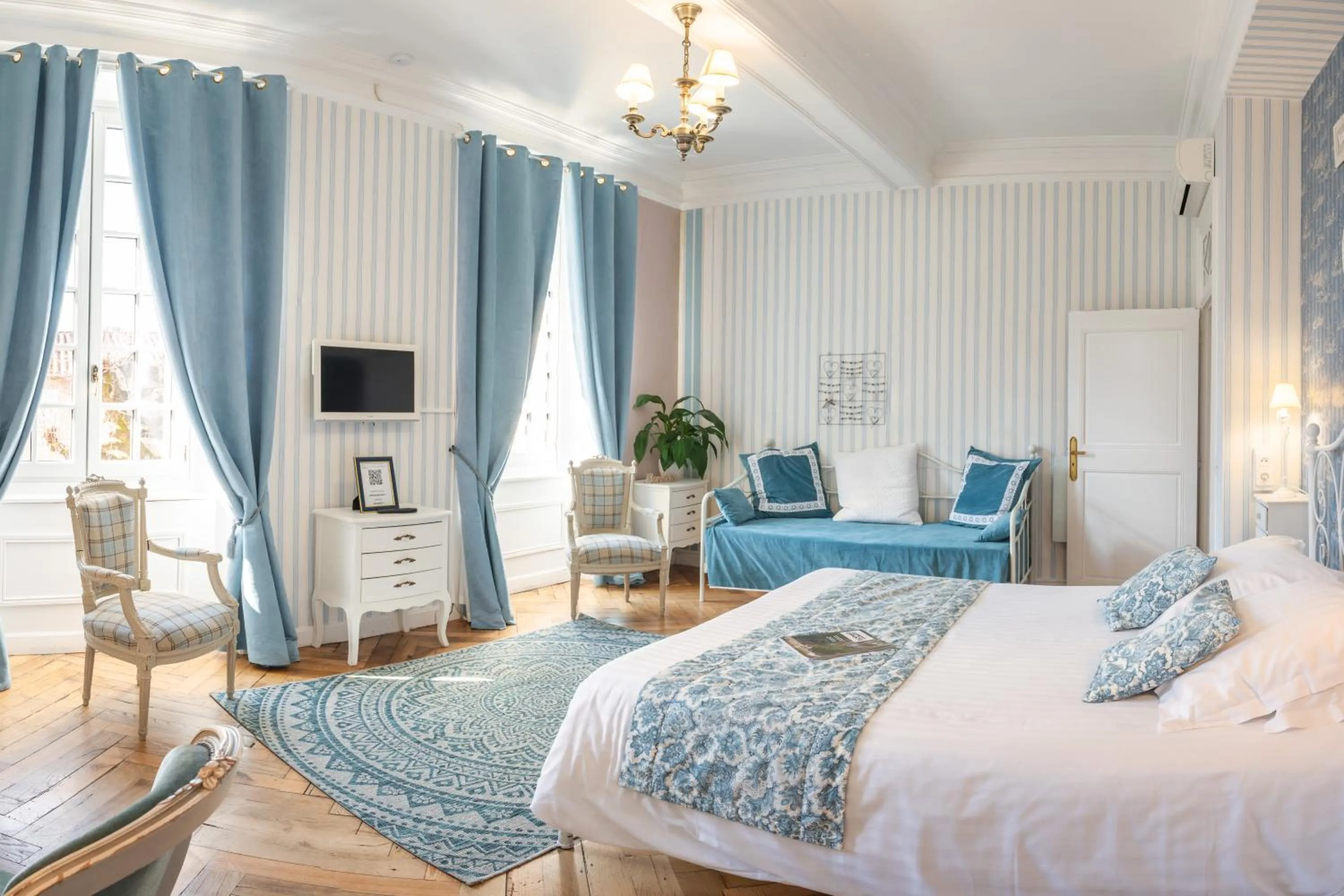 Bed in Maison d'hôtes "Les Jardins de Mazamet"