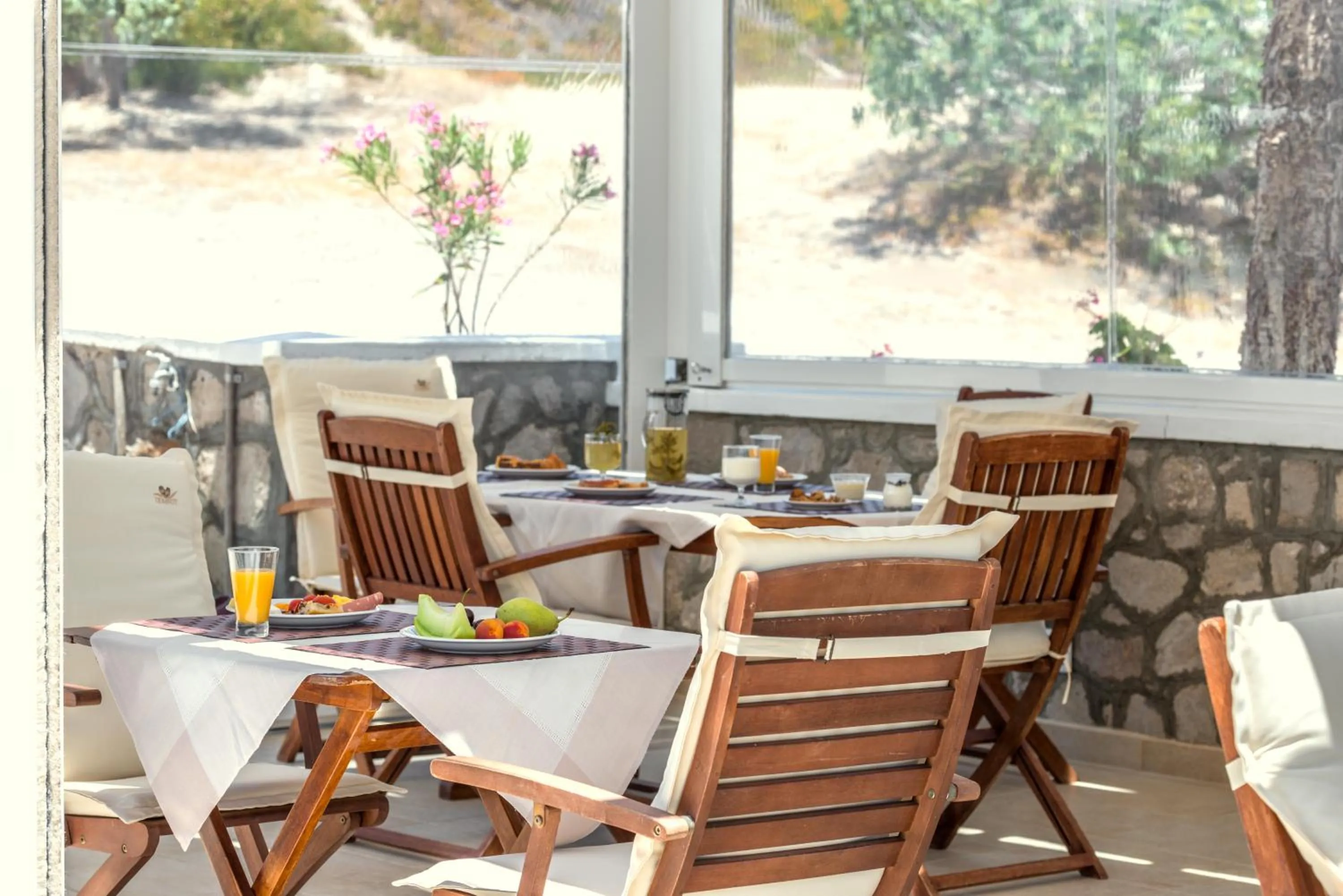 Restaurant/places to eat in Konstantinos