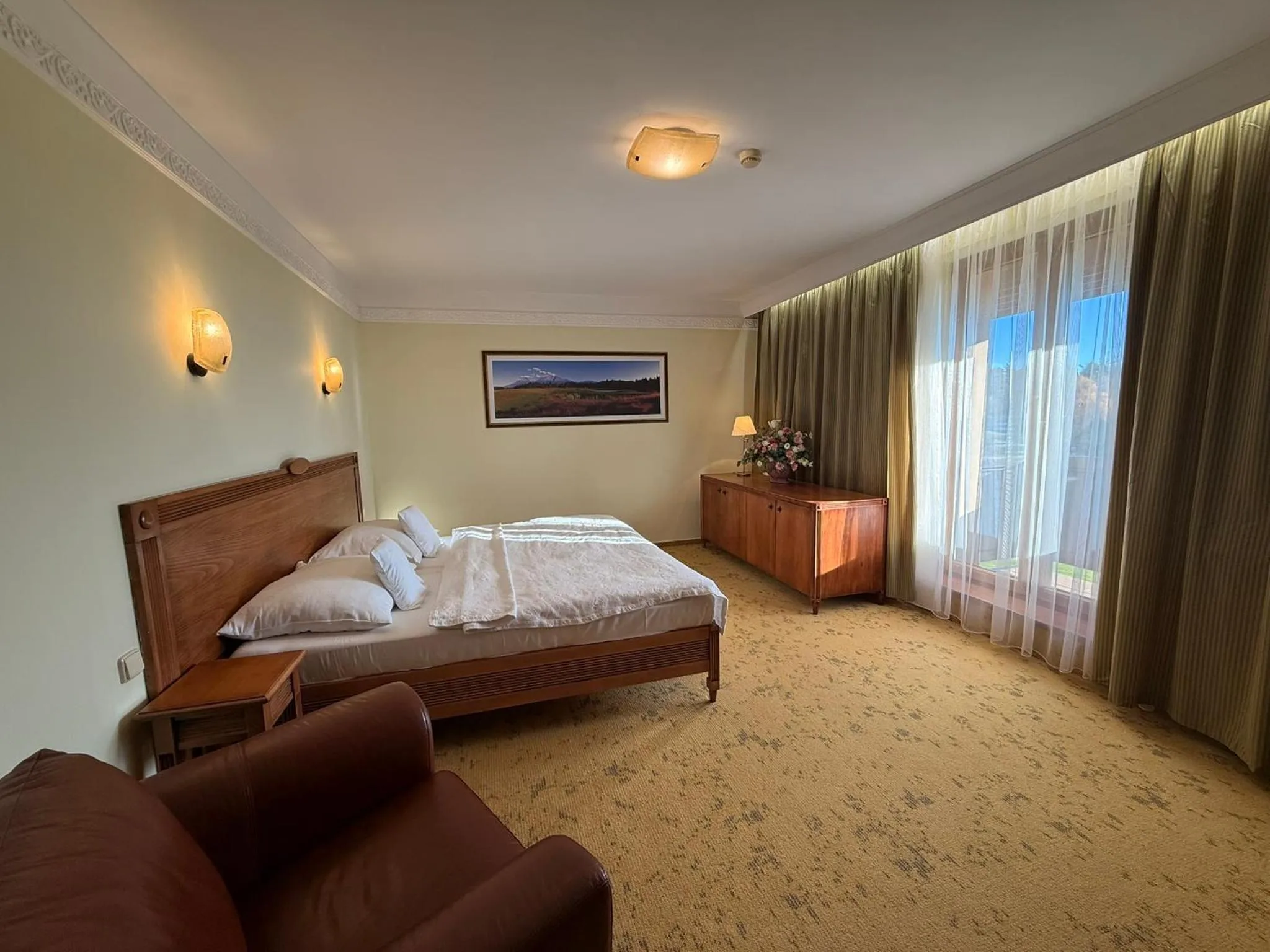 Photo of the whole room, Bed in Hotel International