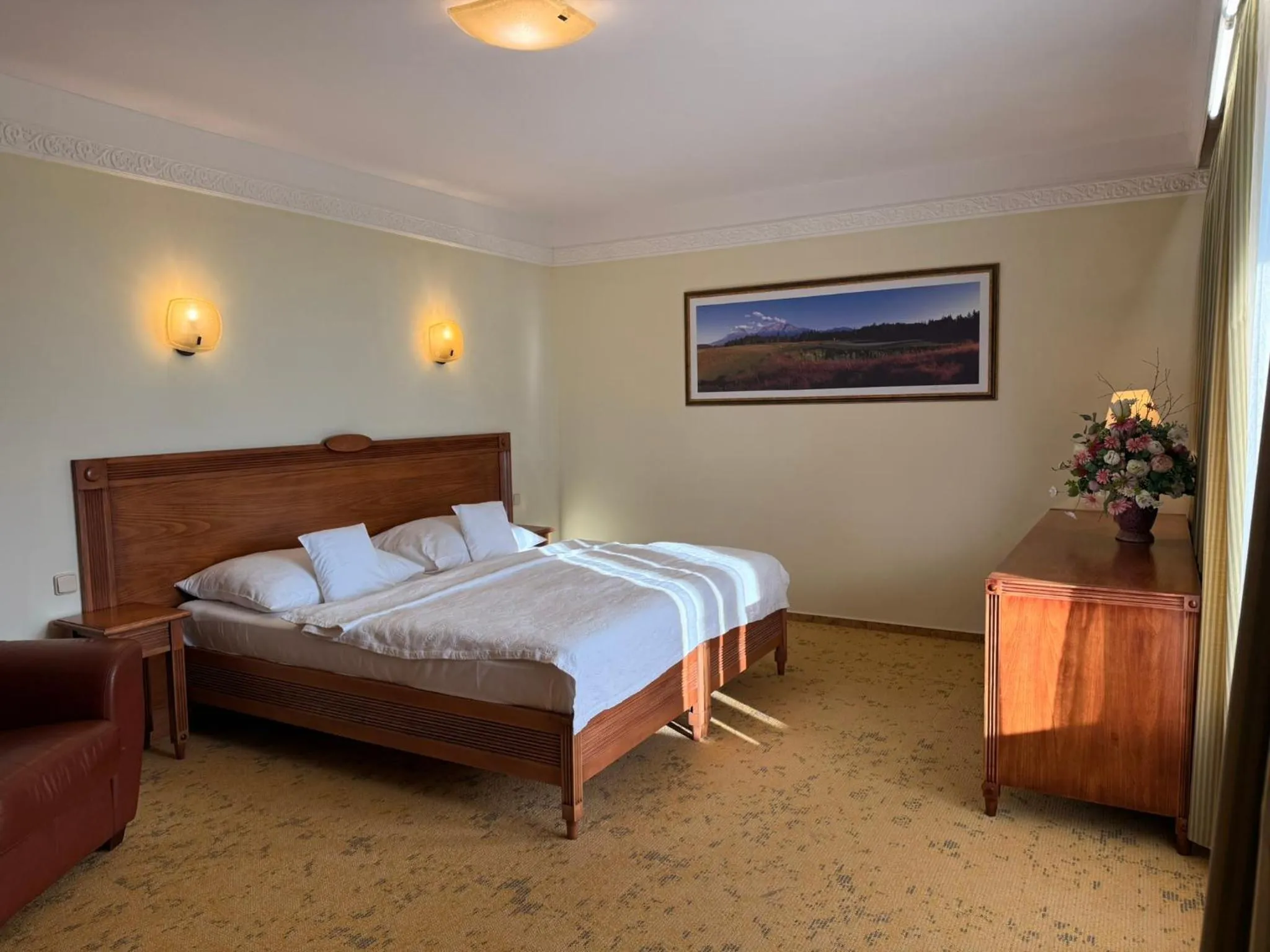 Photo of the whole room, Bed in Hotel International