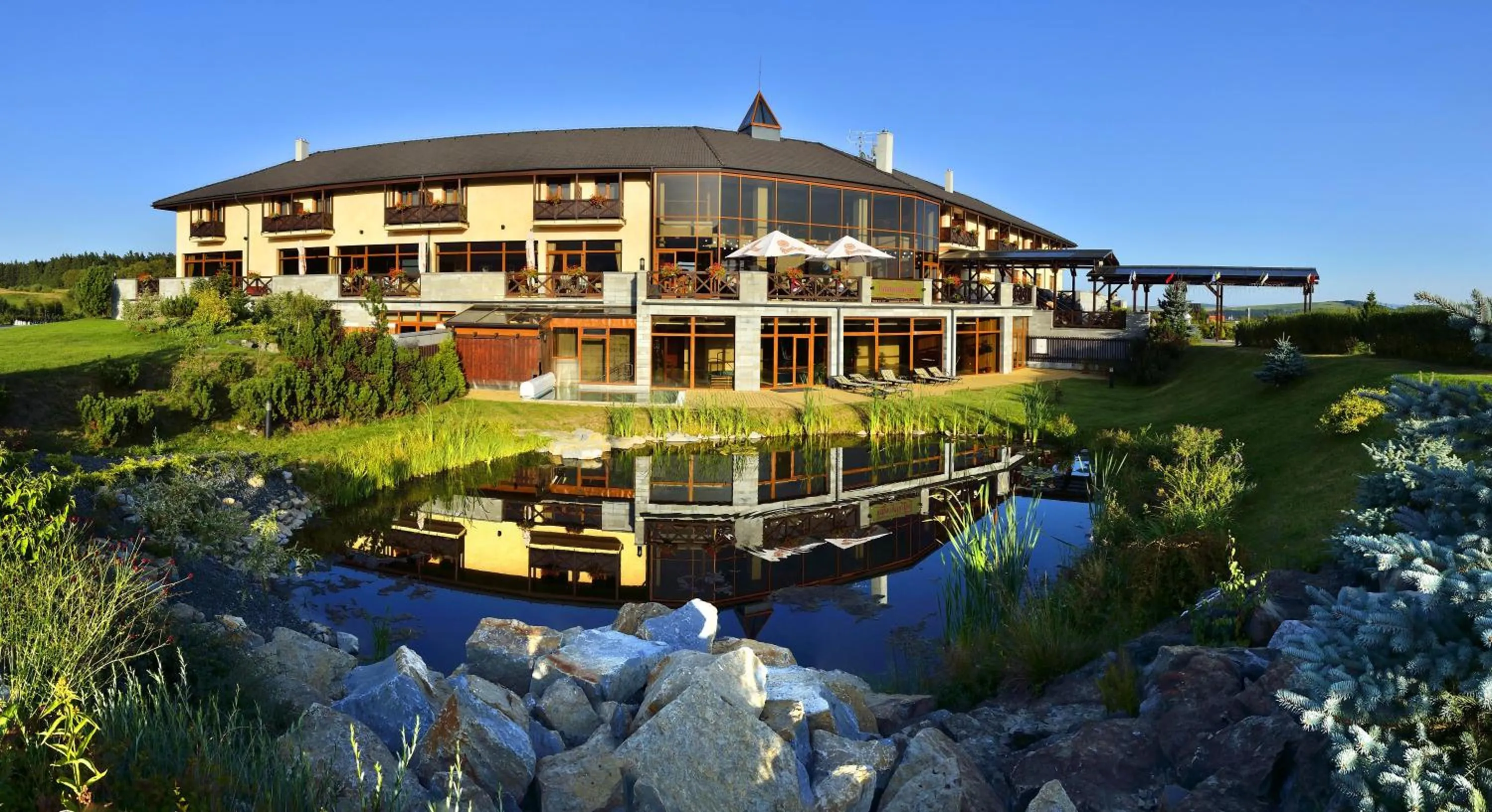 Property building in Hotel International