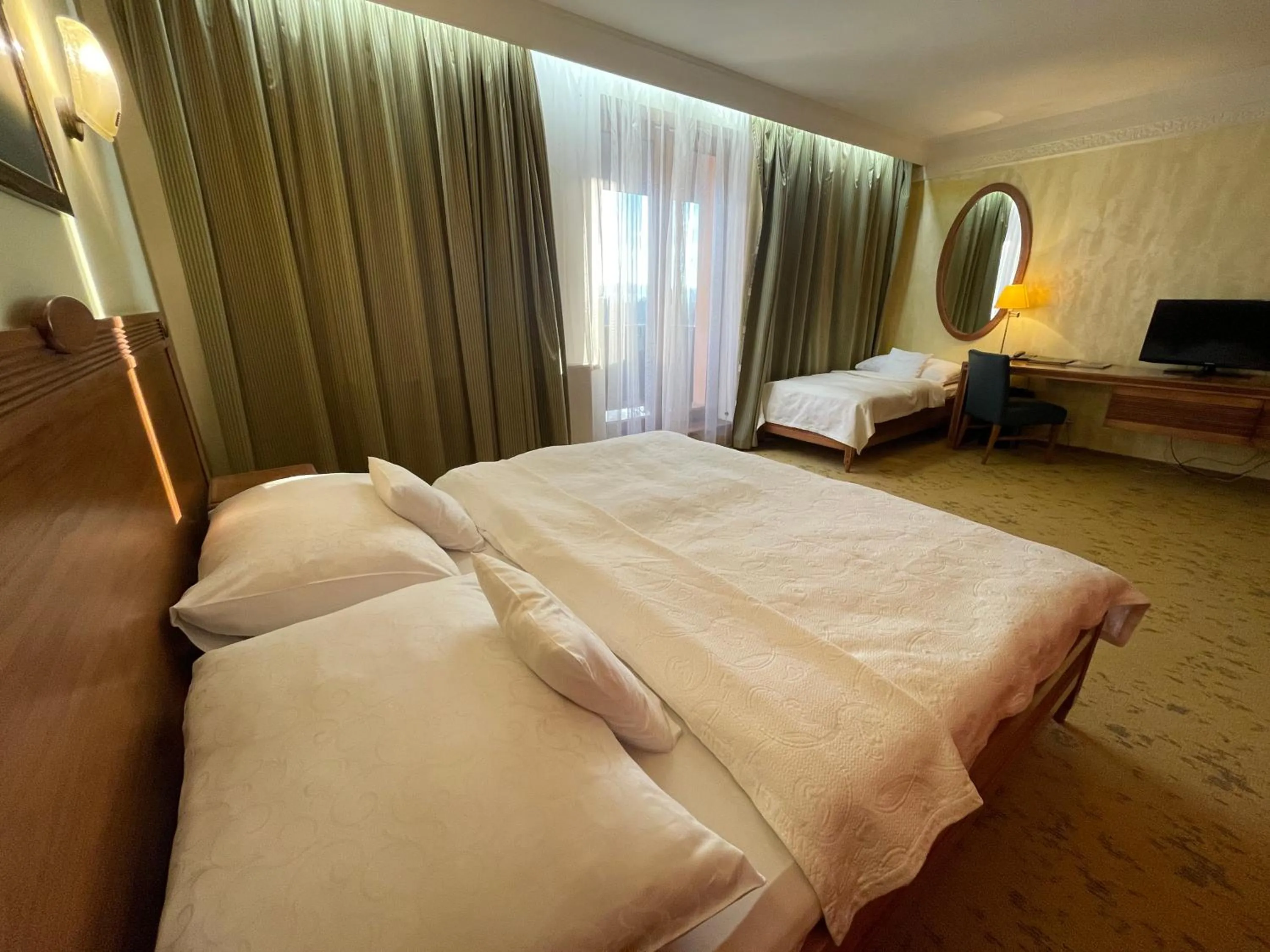 Photo of the whole room, Bed in Hotel International