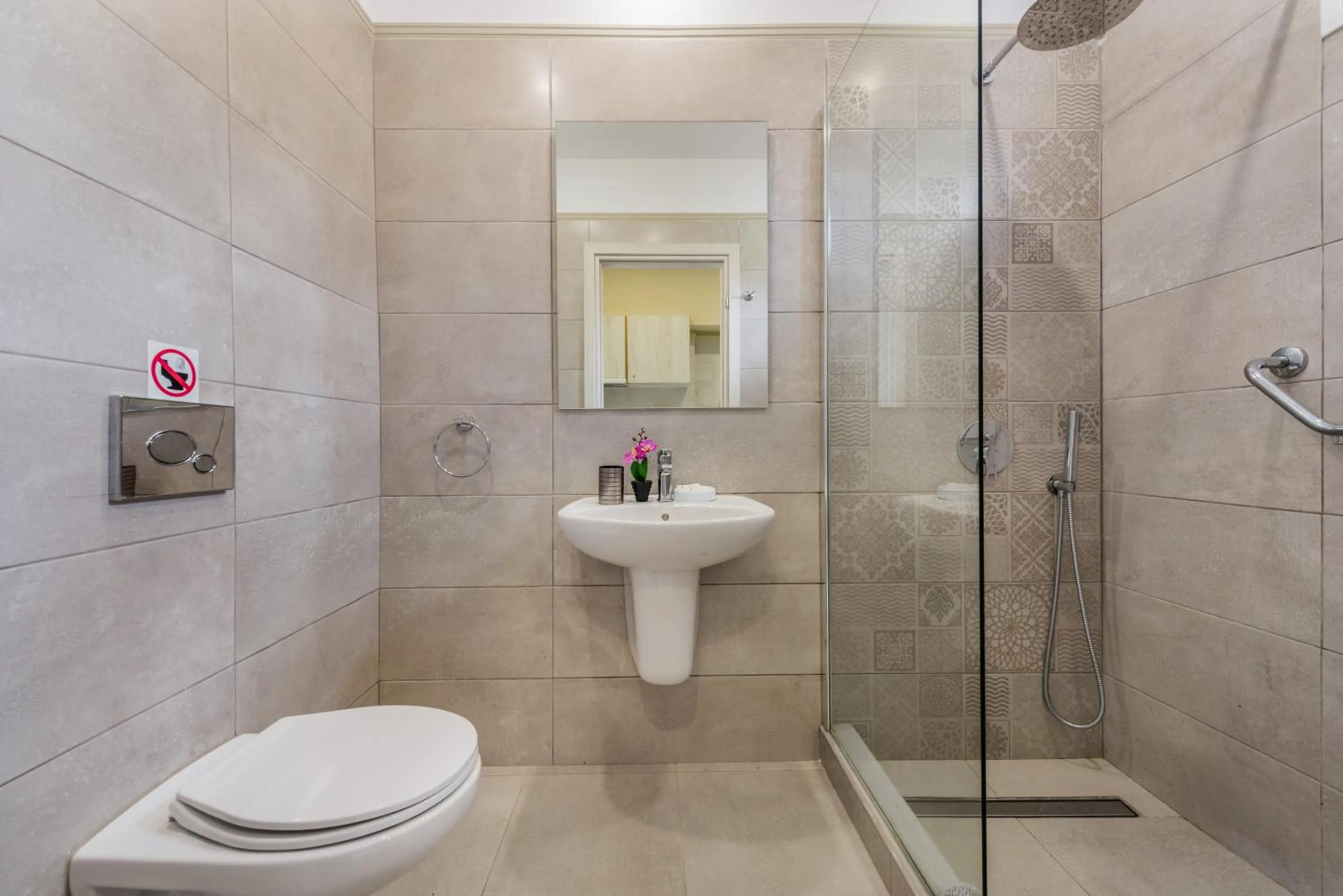 Shower in Capriccio Studios