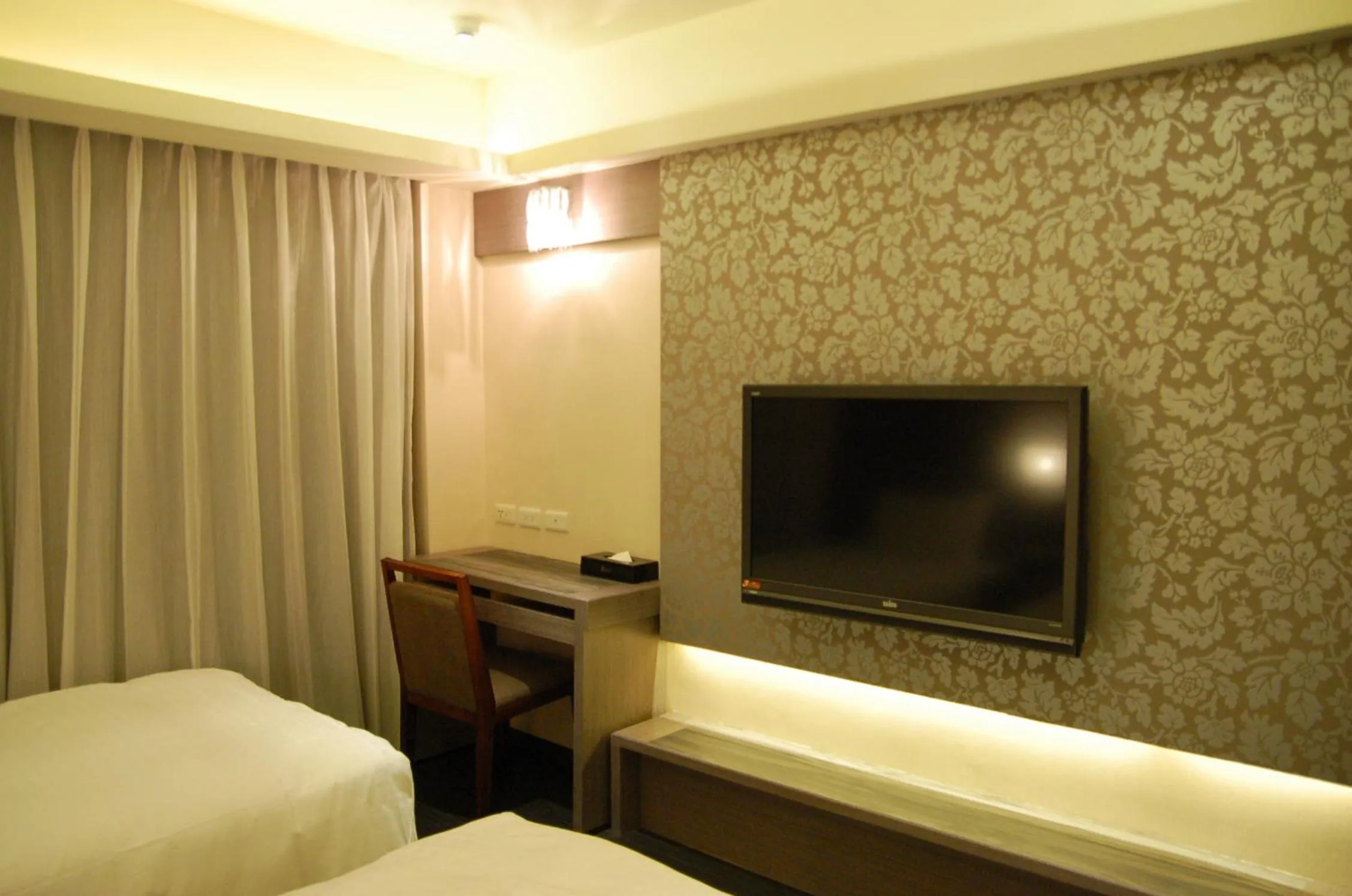 Photo of the whole room, Bed in Paris Business Hotel