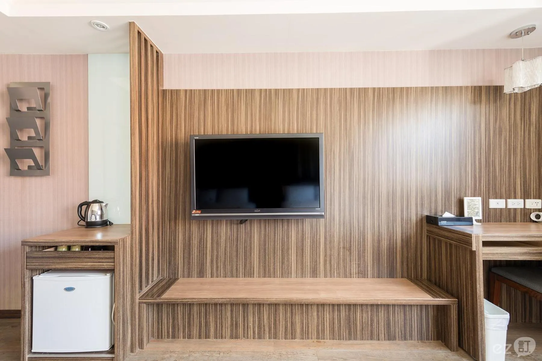 TV and multimedia in Paris Business Hotel