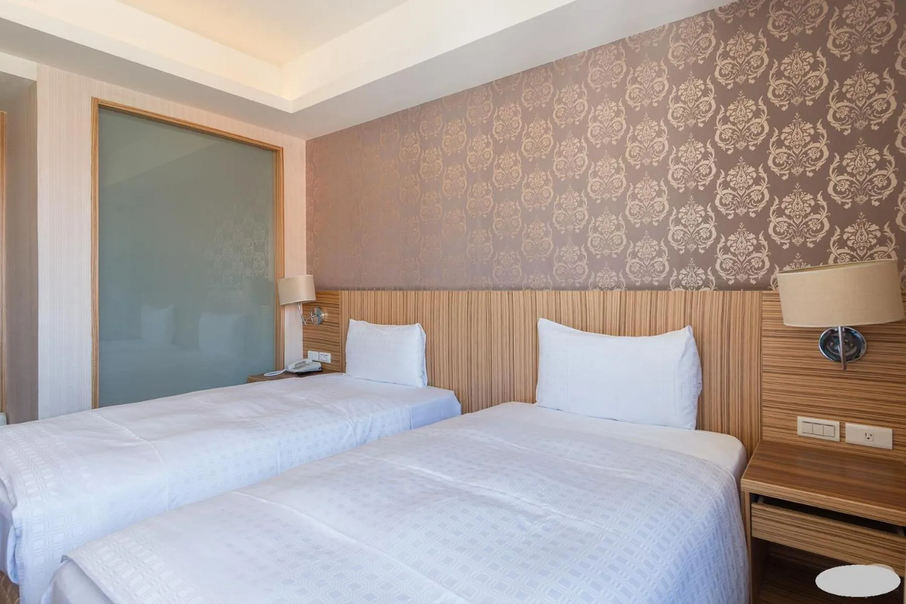 Bed in Paris Business Hotel