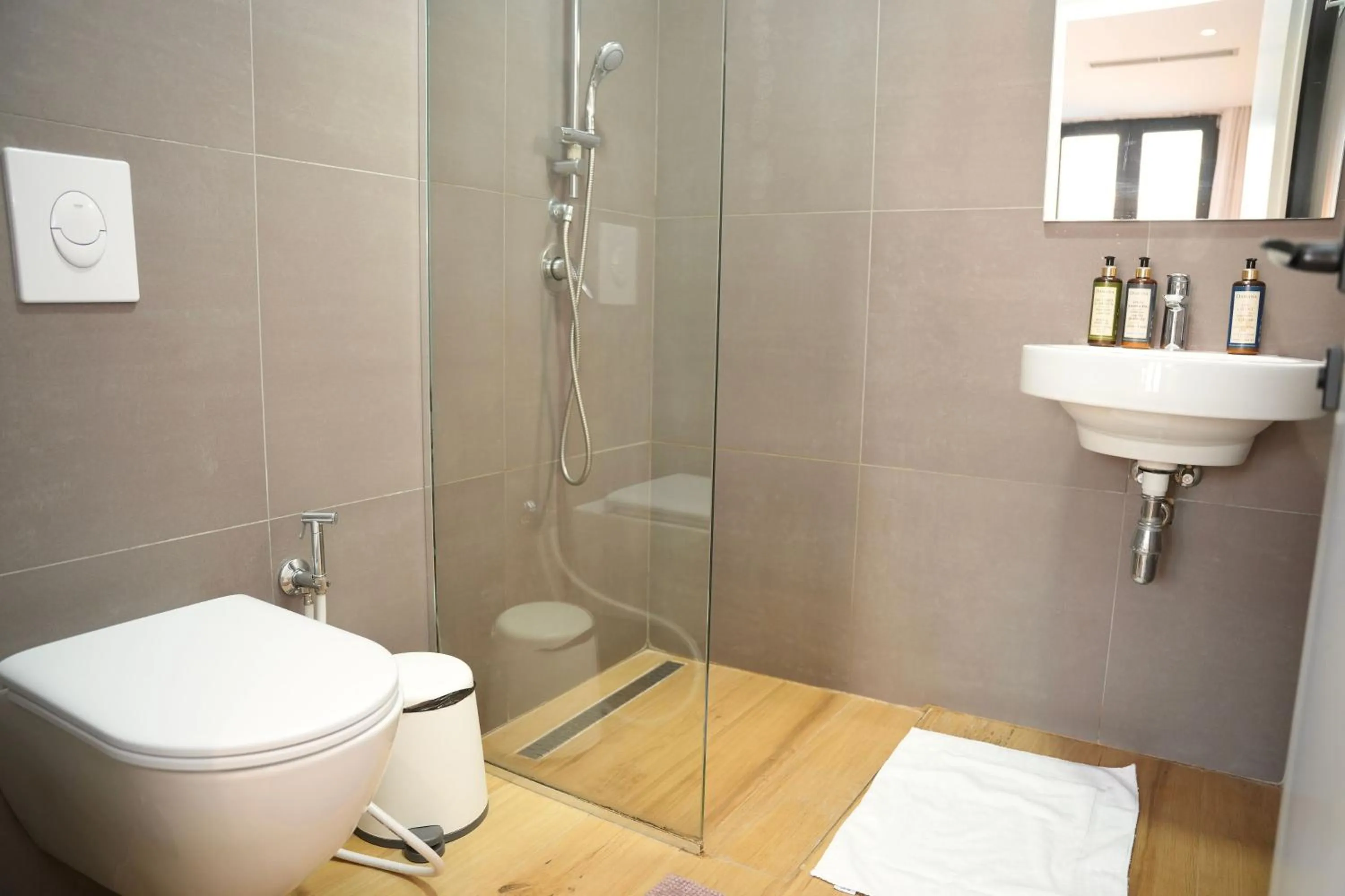 Shower in Rooftop Tirana