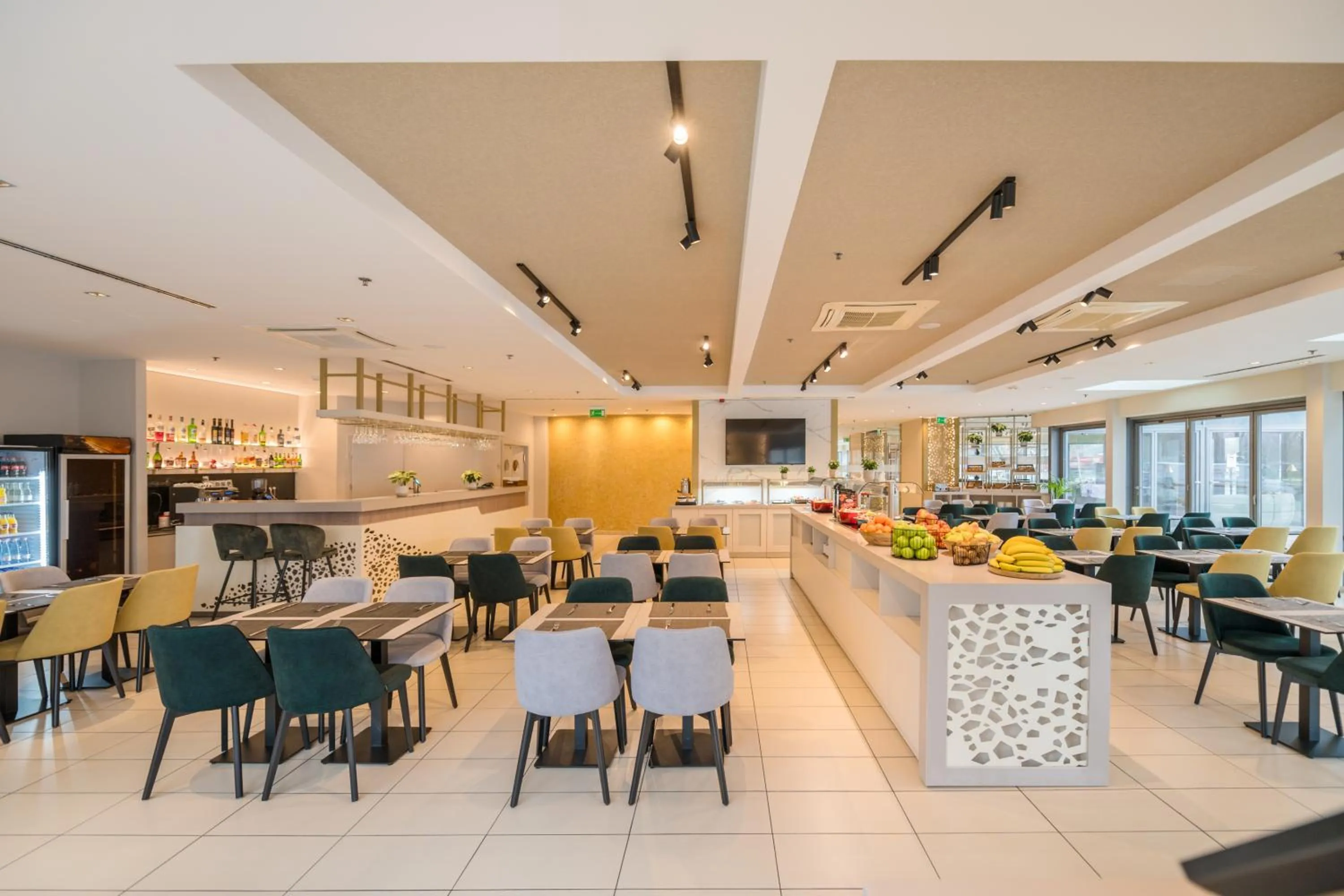 Restaurant/places to eat in Expo Tower by Mellow Mood Hotels