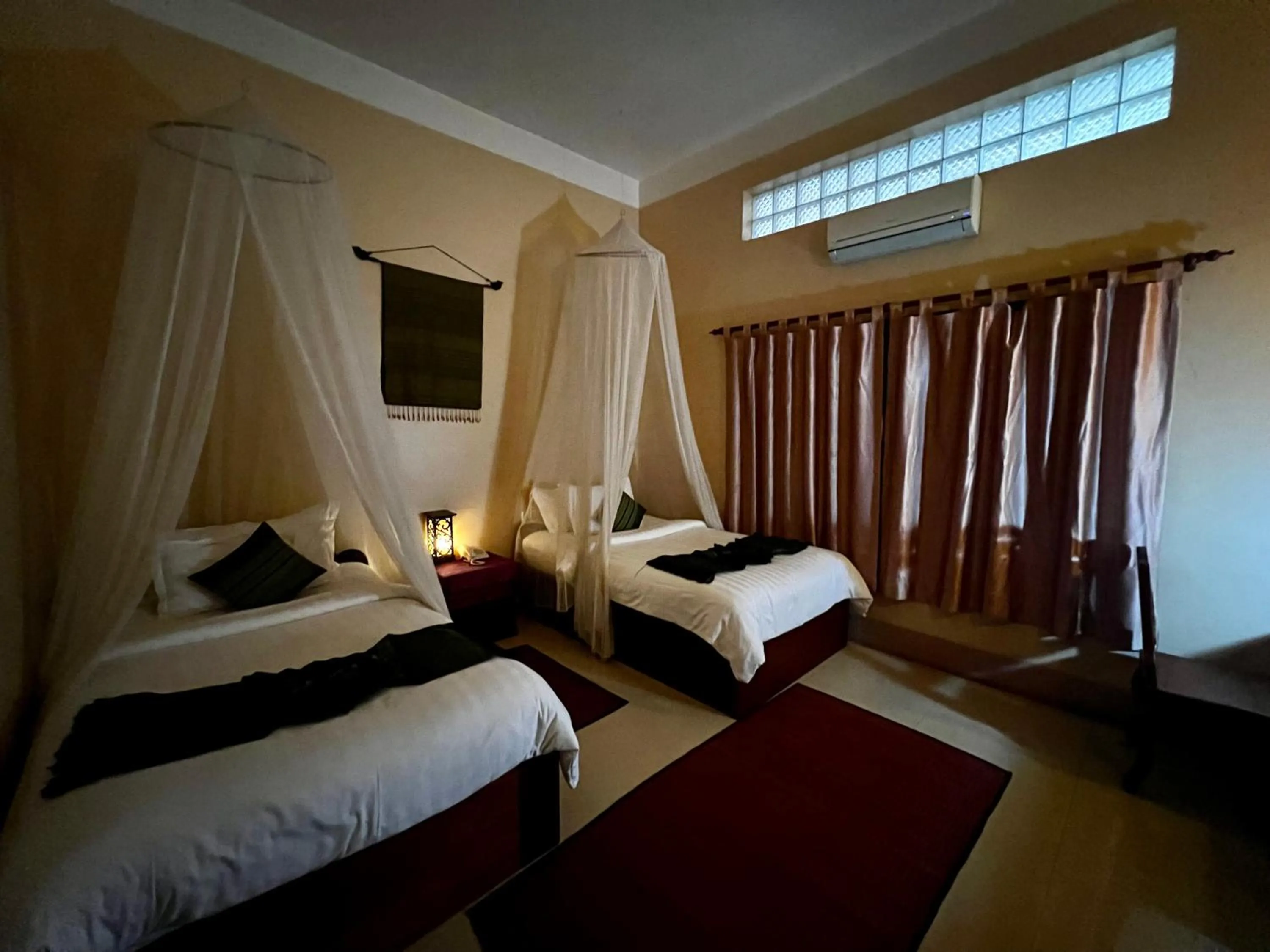 Photo of the whole room, Bed in Shining Angkor Apartment Hotel