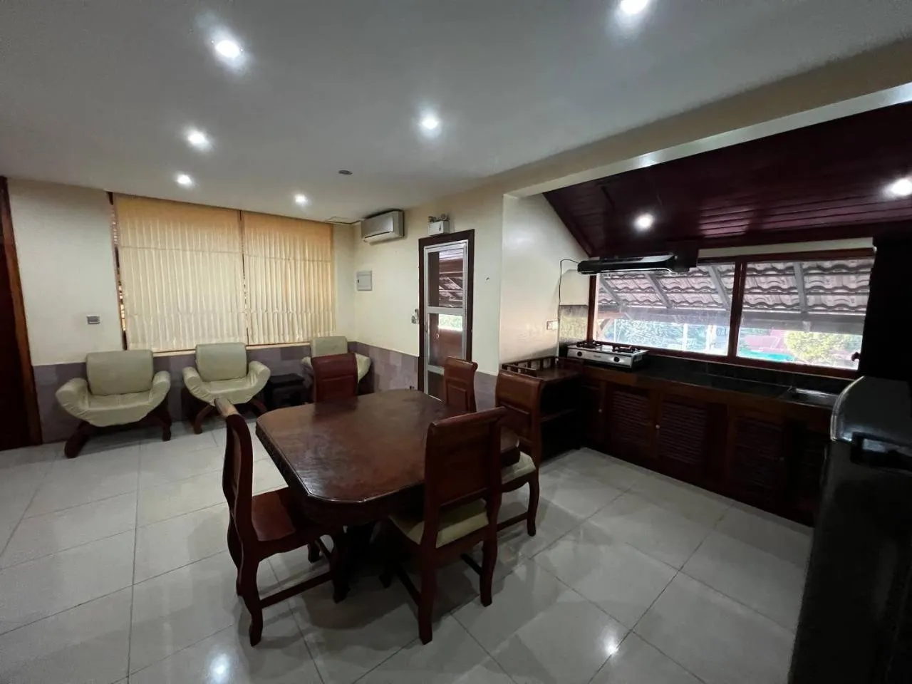Dining area in Shining Angkor Apartment Hotel