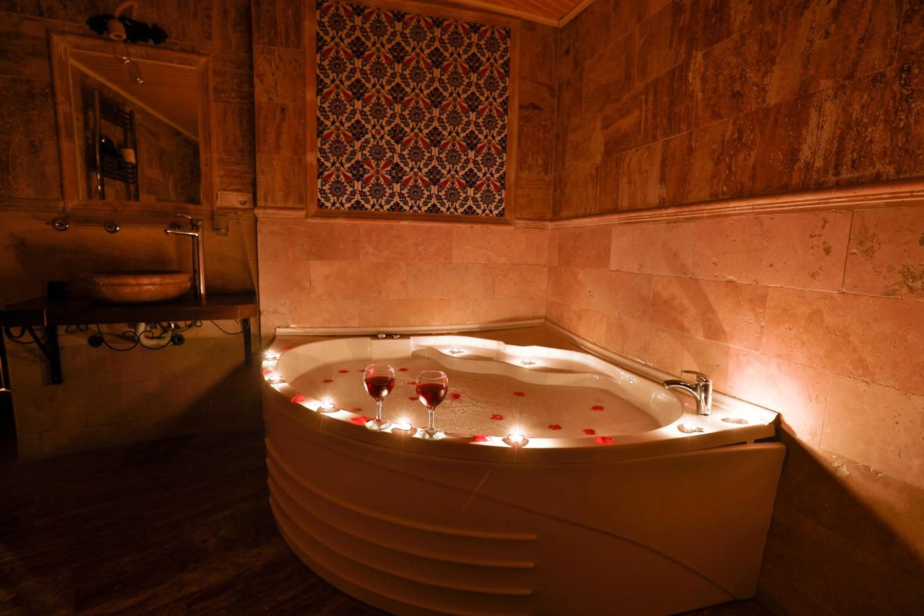 Hot Tub in Cappadocia Caves Hotel