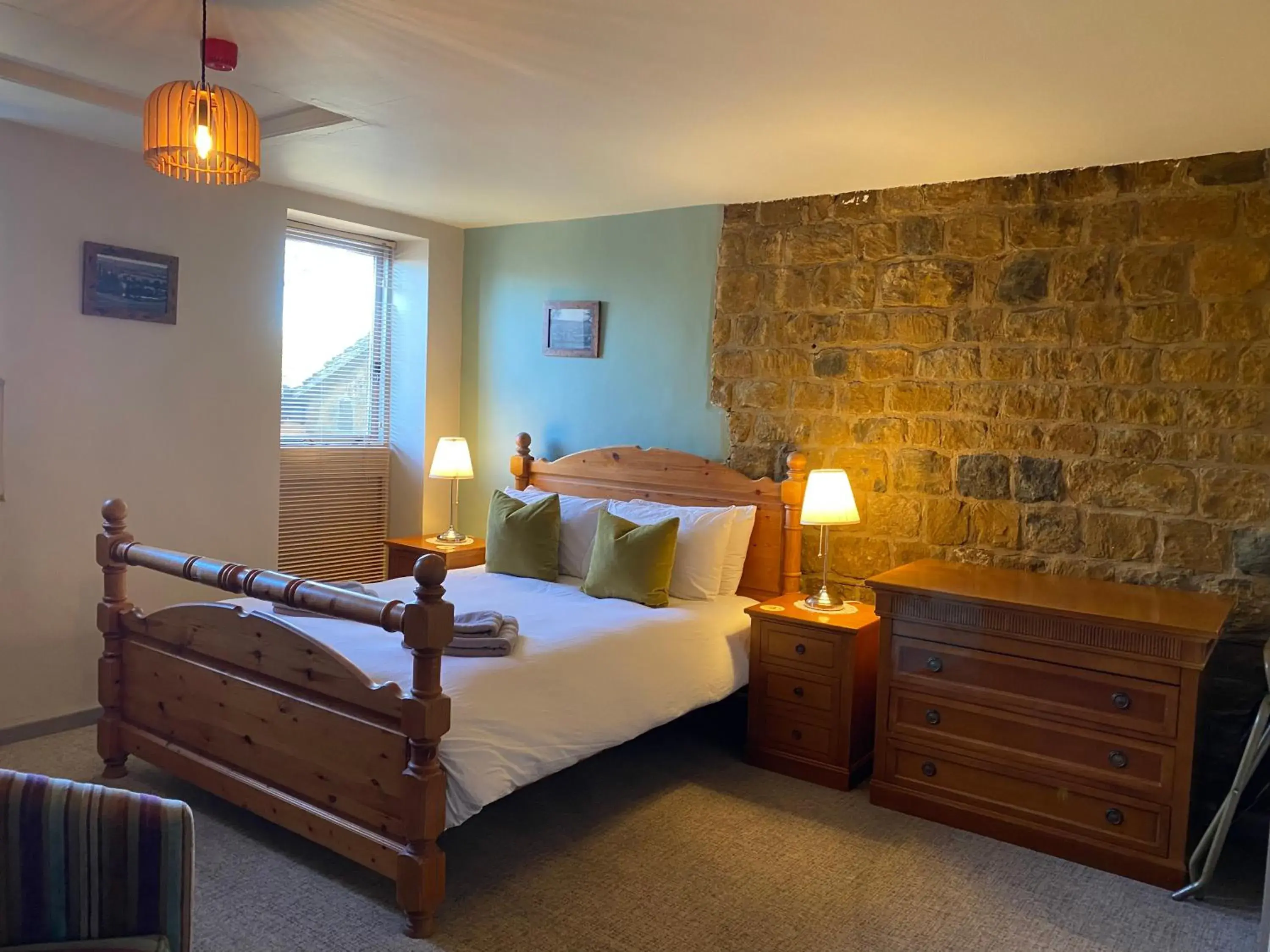 Double Room in The Hollybush Inn and B&B Double Room in The Hollybush Inn and B&B