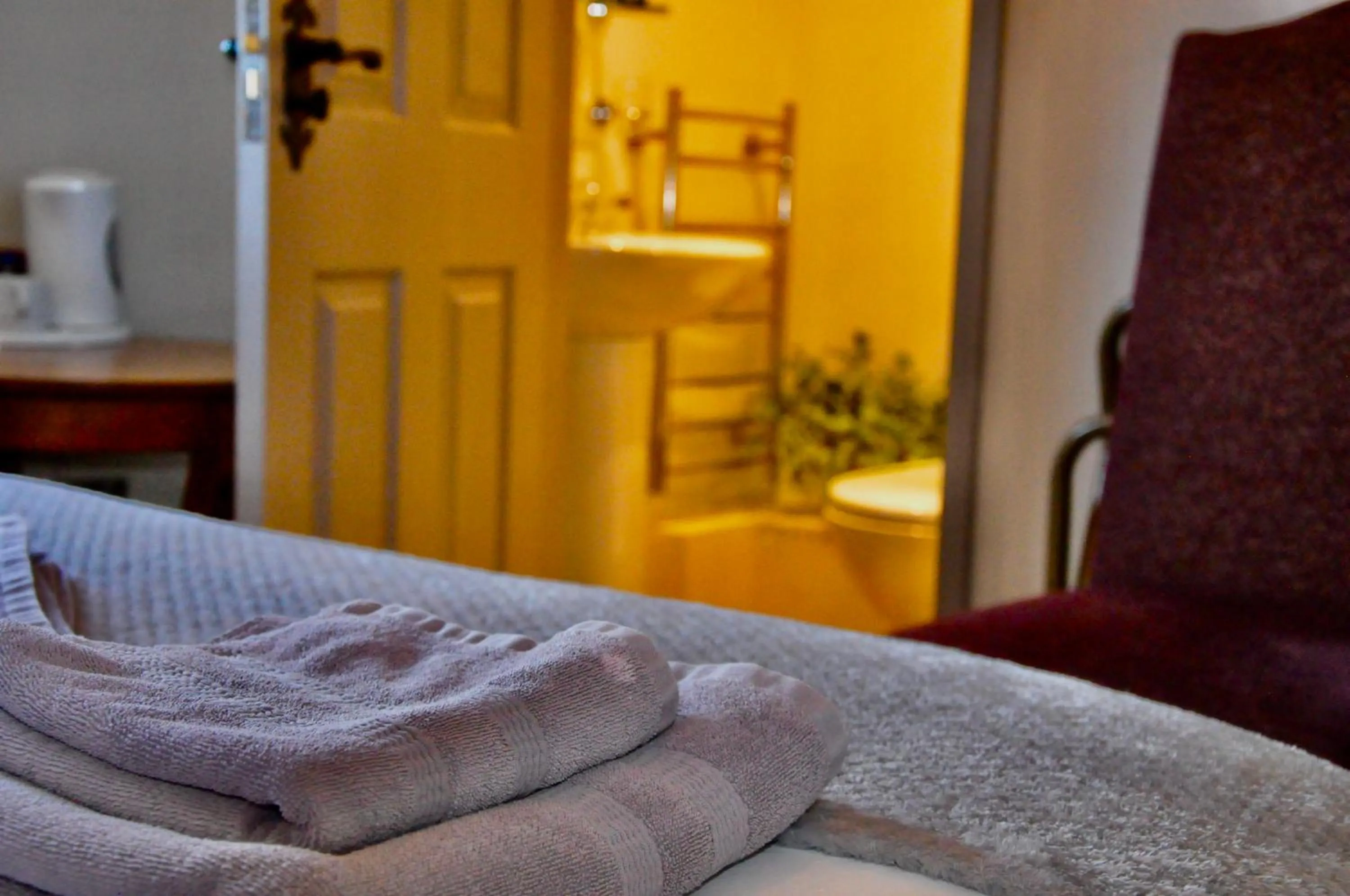 Bedroom, Bed in The Hollybush Inn and B&B