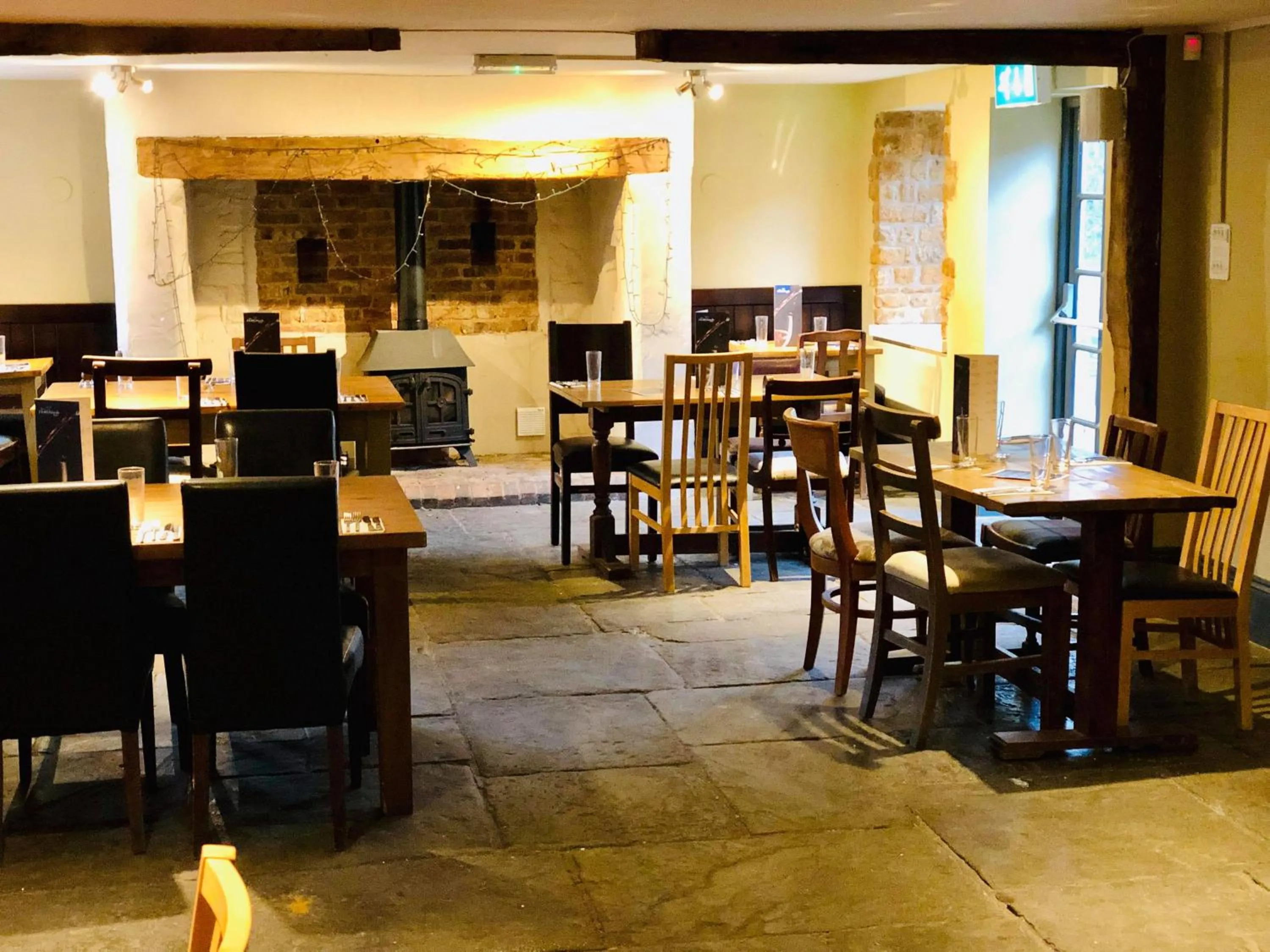 Dining area in The Hollybush Inn and B&B