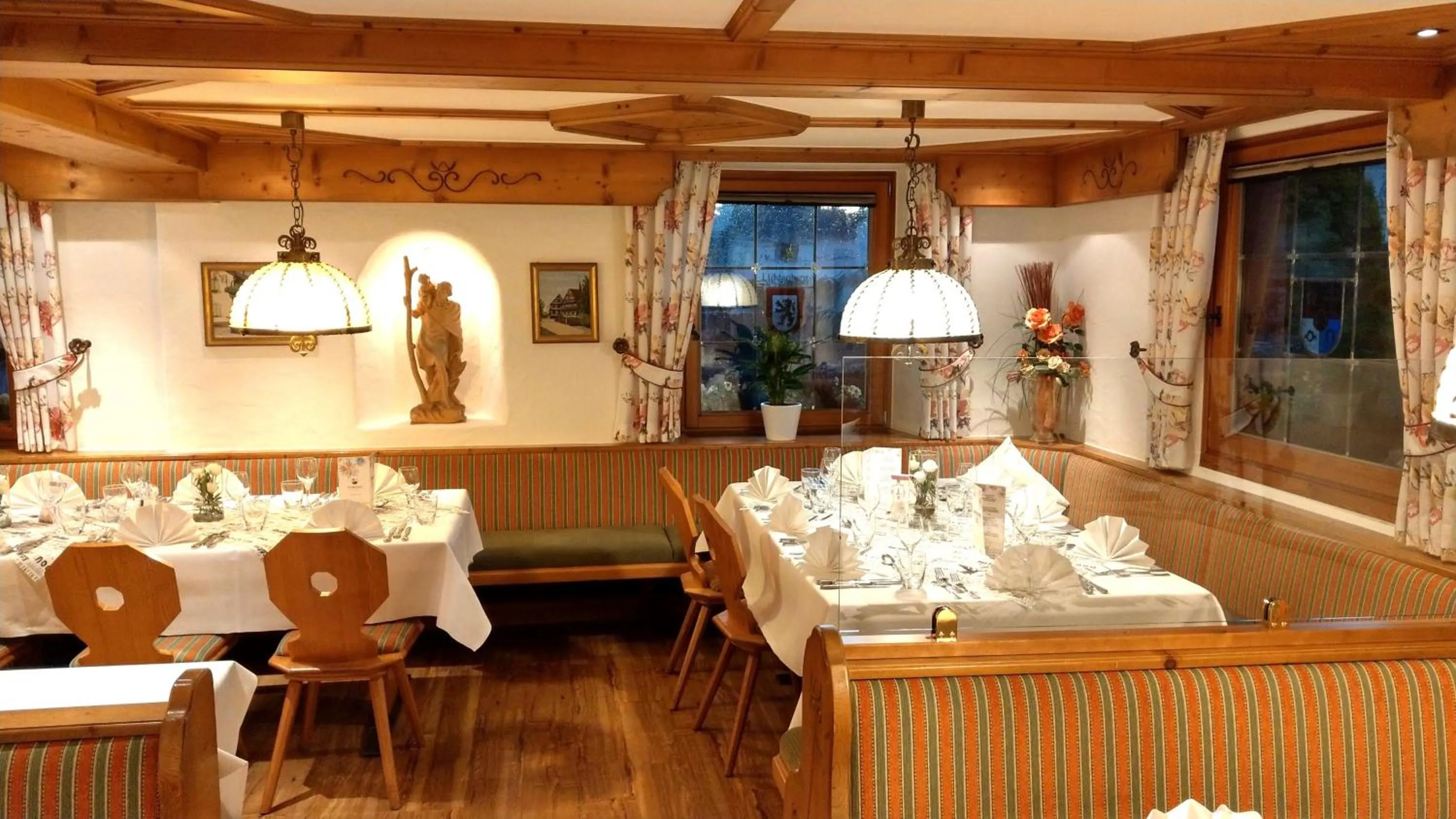 Restaurant/places to eat in Hotel Schwanen