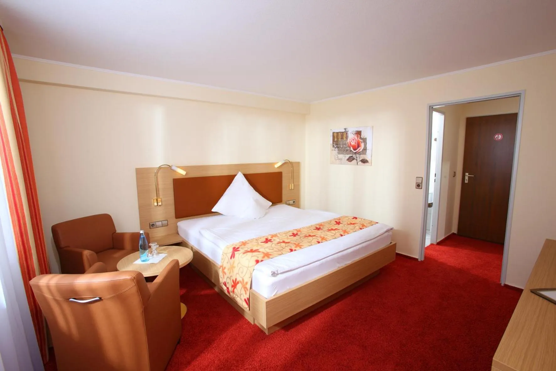 Photo of the whole room, Bed in Hotel Schwanen