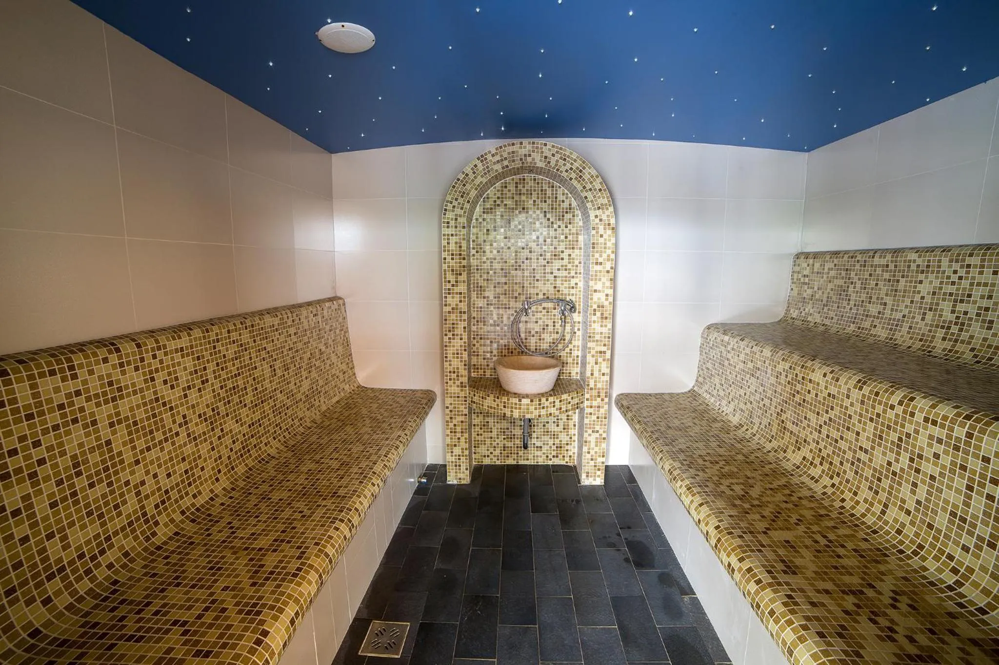 Steam room in Hotel Eden