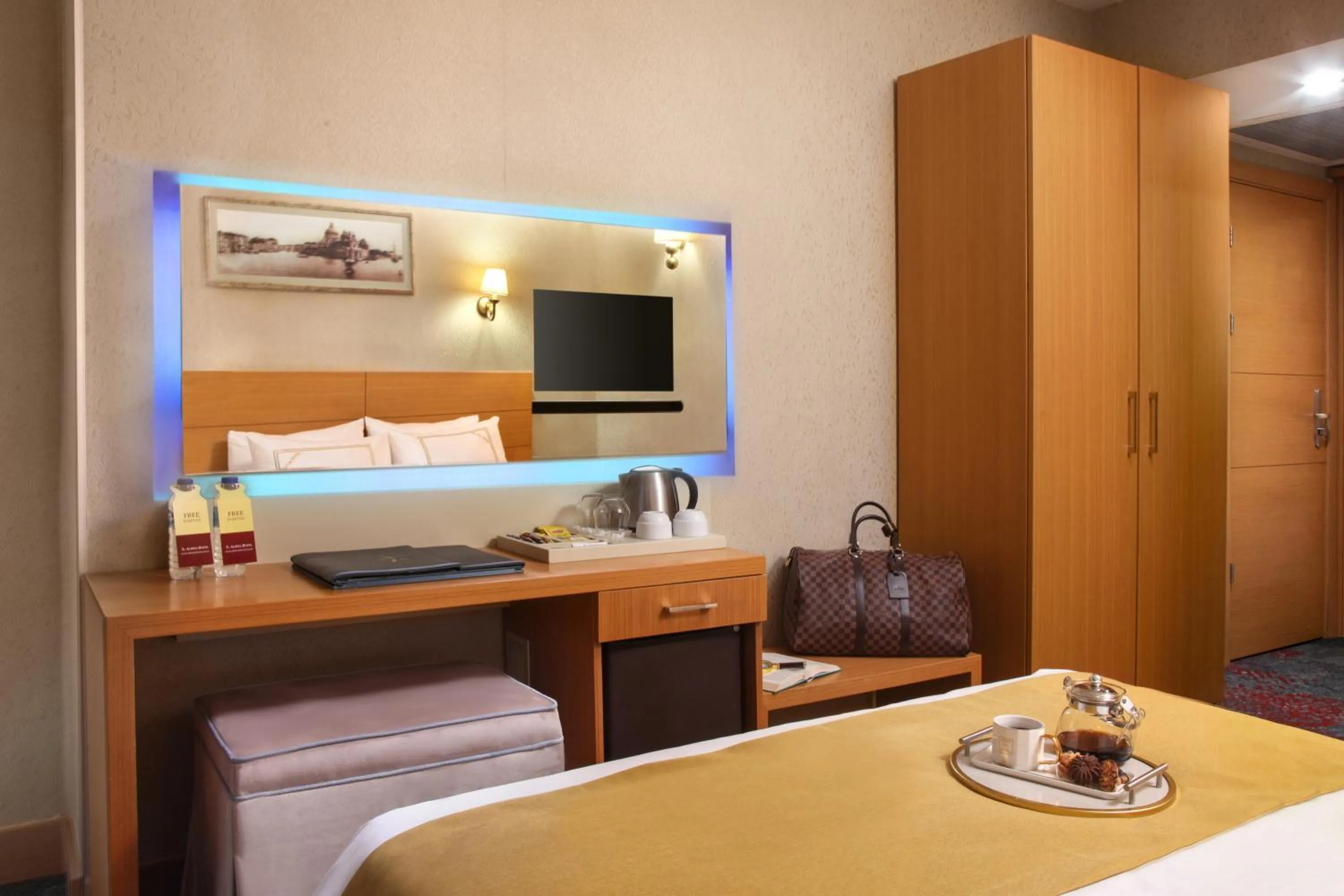 Massage, Bed in Almina Hotel - Special Class