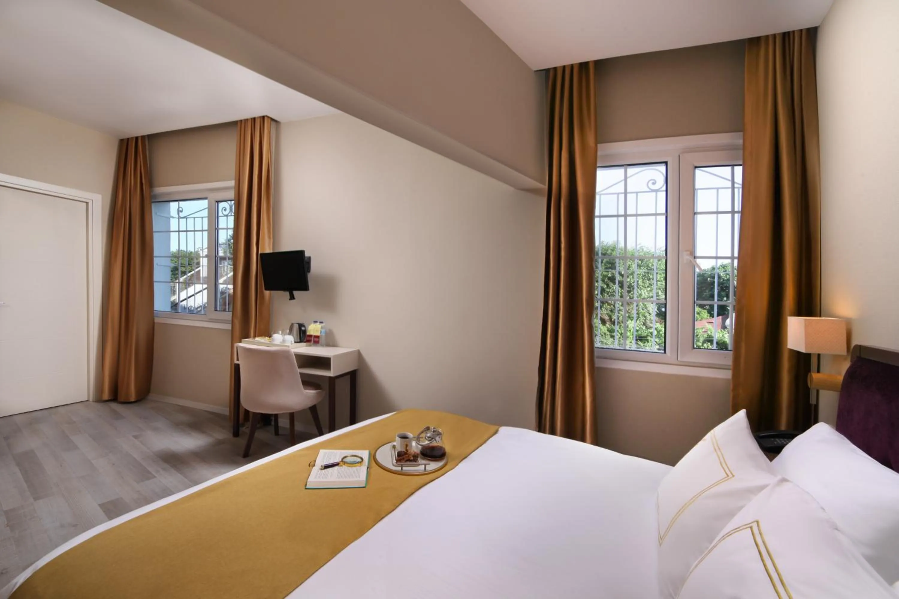 Massage, Bed in Almina Hotel - Special Class