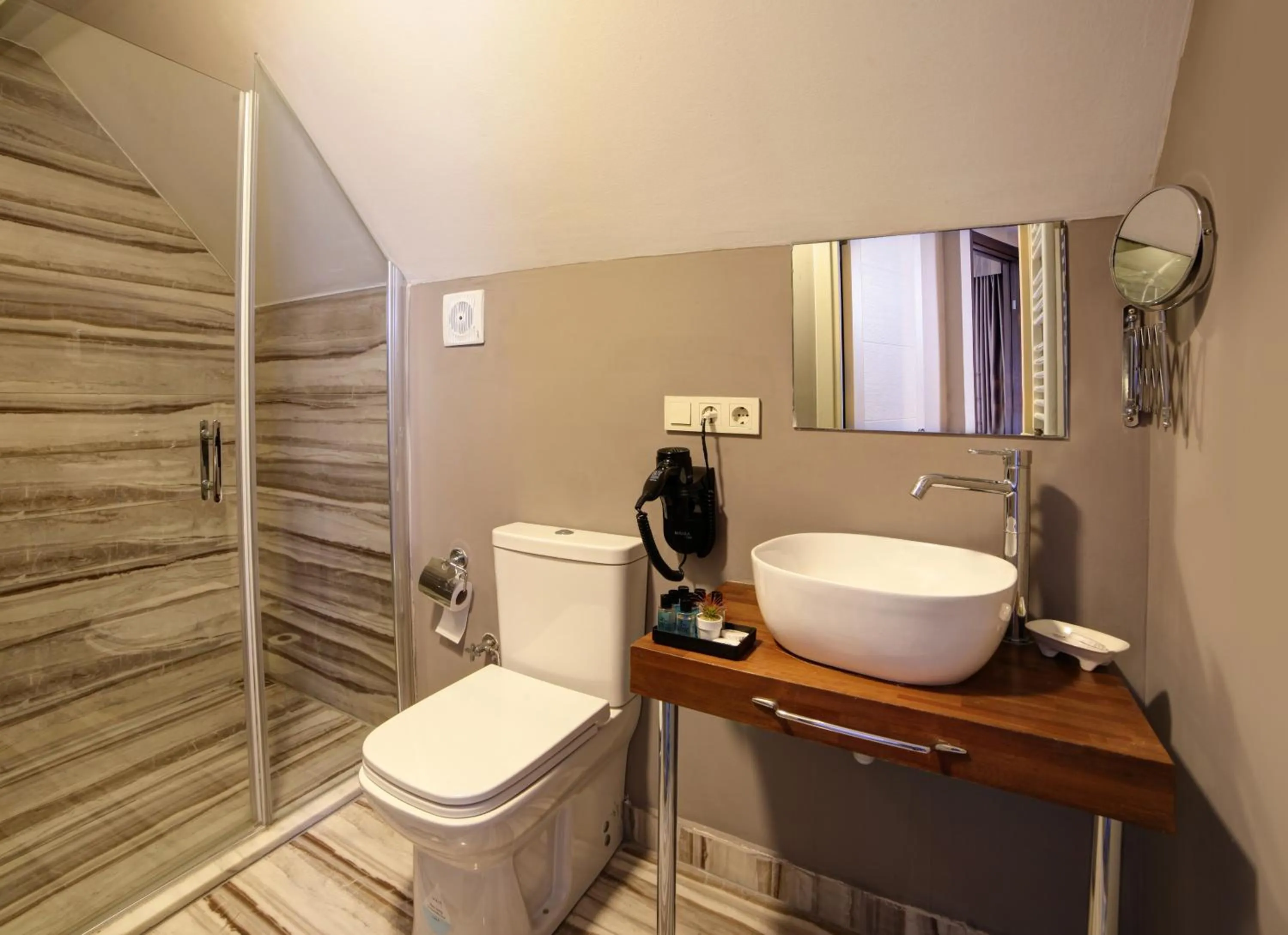 Bathroom in Almina Hotel - Special Class