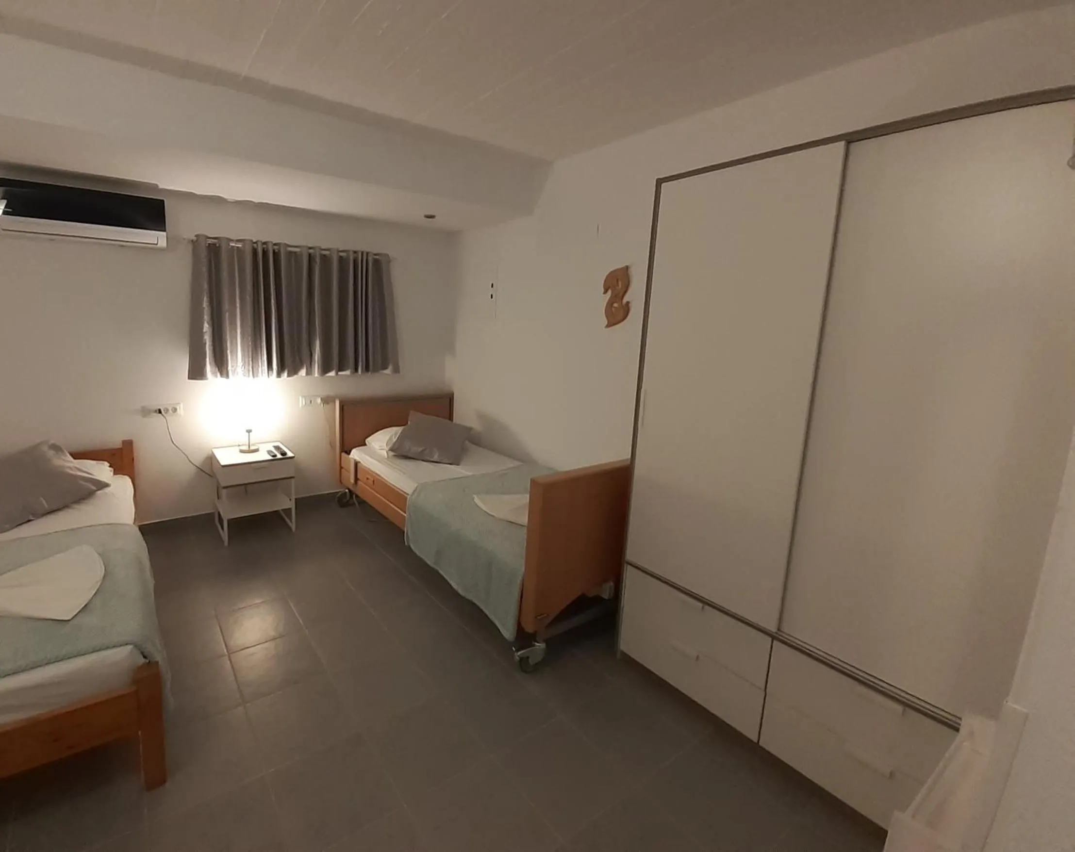 Bed in Delphini Studios - for the disabled