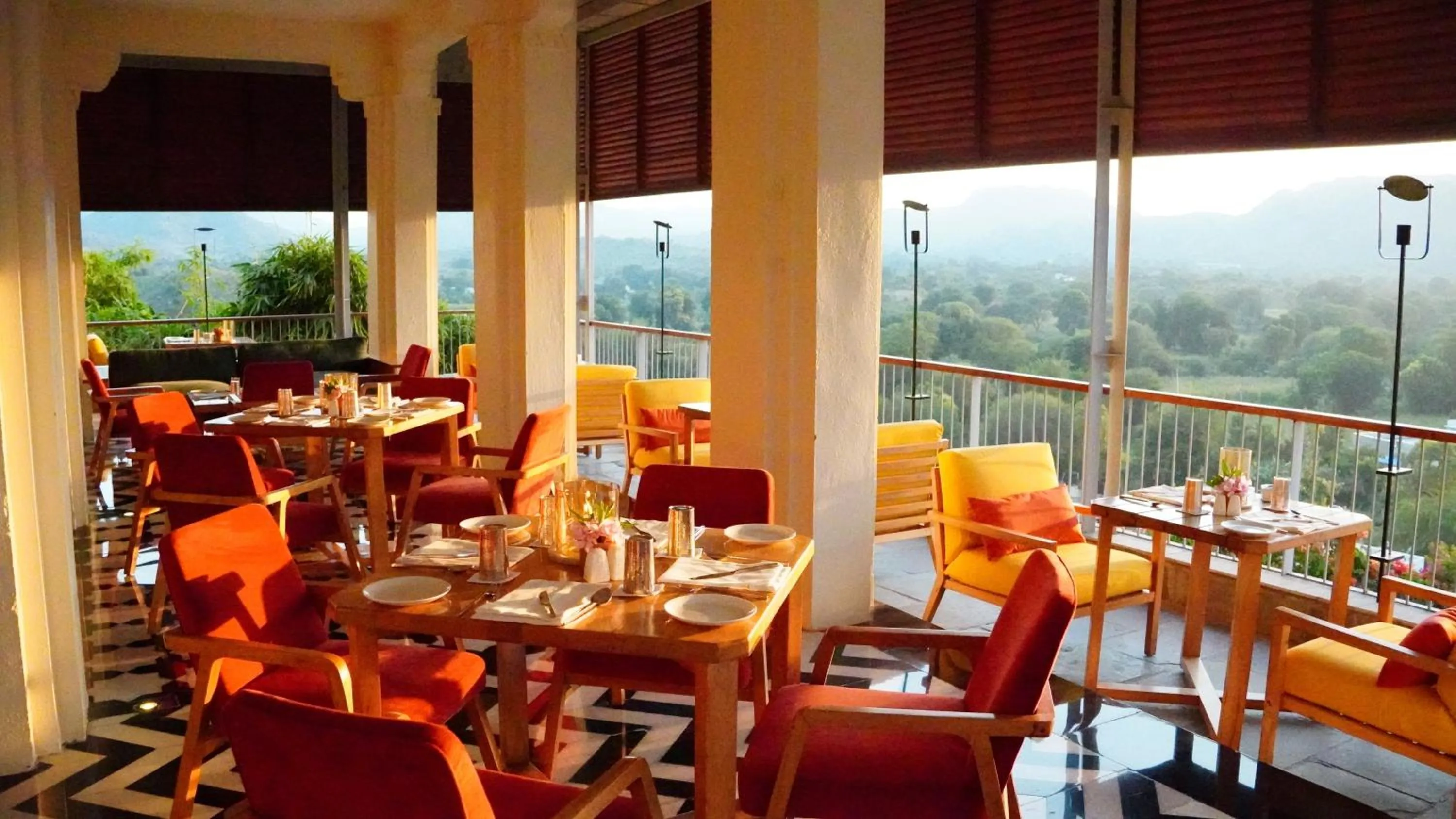Restaurant/places to eat in RAAS Devigarh