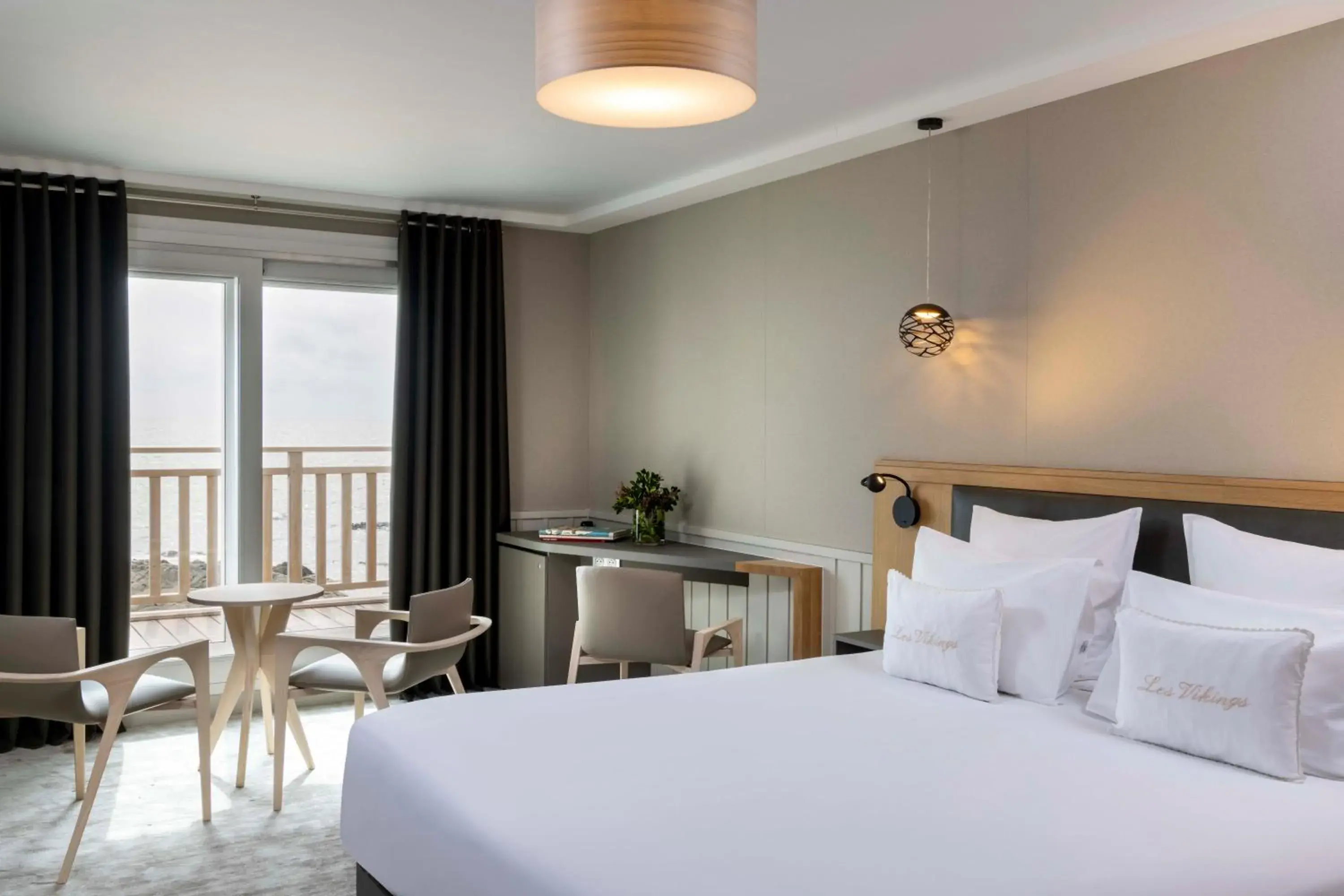 Superior Double Room with Balcony and Sea View in Hotel Les Vikings Superior Double Room with Balcony and Sea View in Hotel Les Vikings