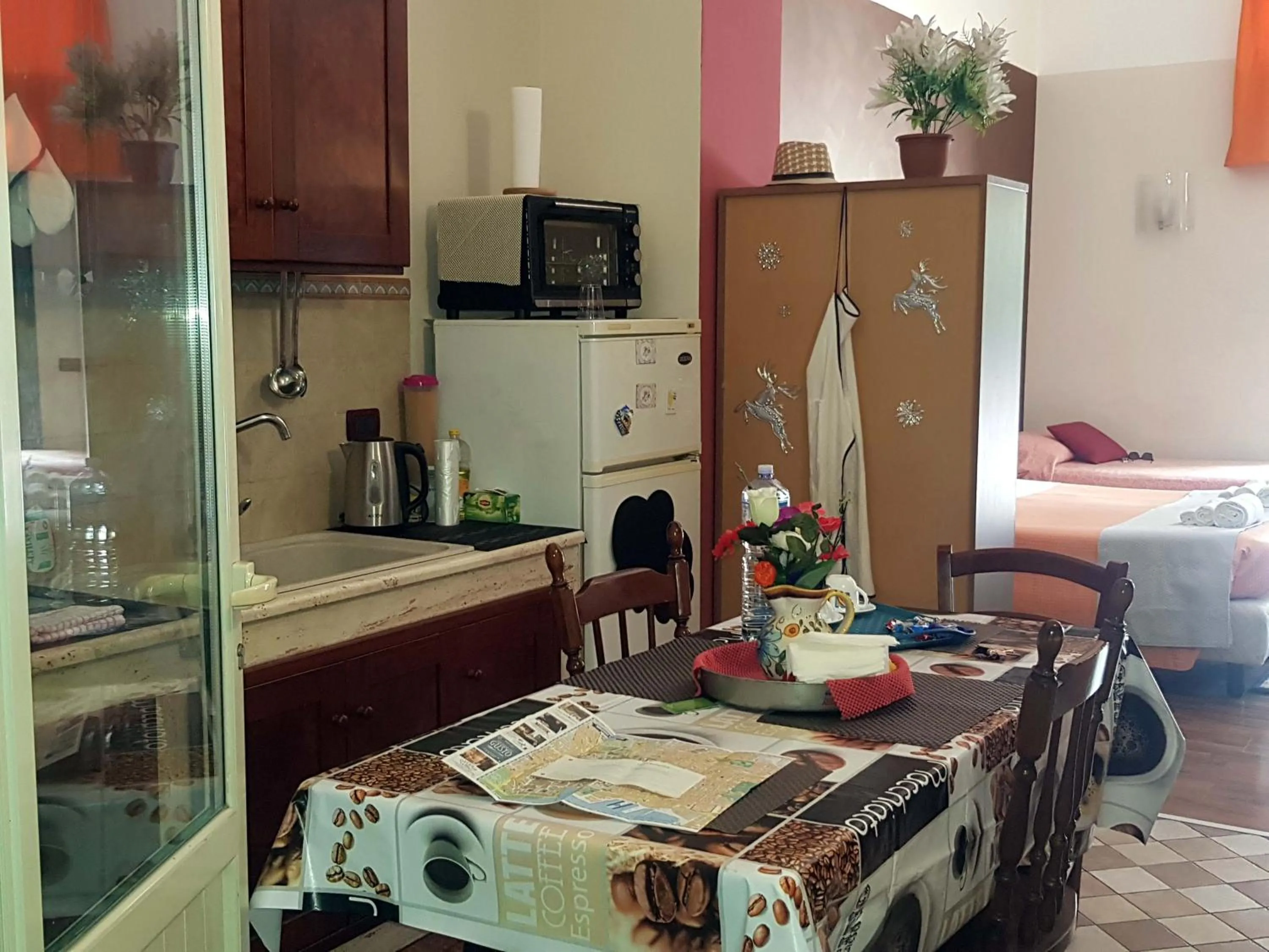 kitchen in Casa Ròtre in the historic center of Palermo