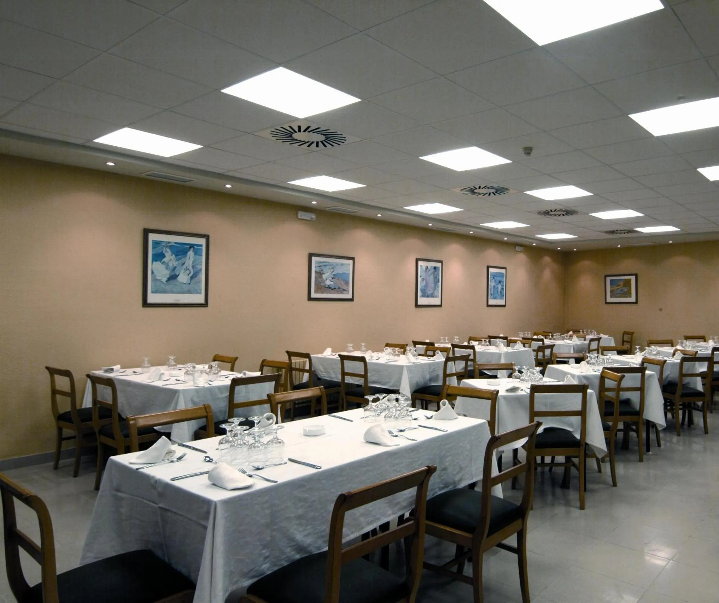 Restaurant/places to eat in Hotel Chané