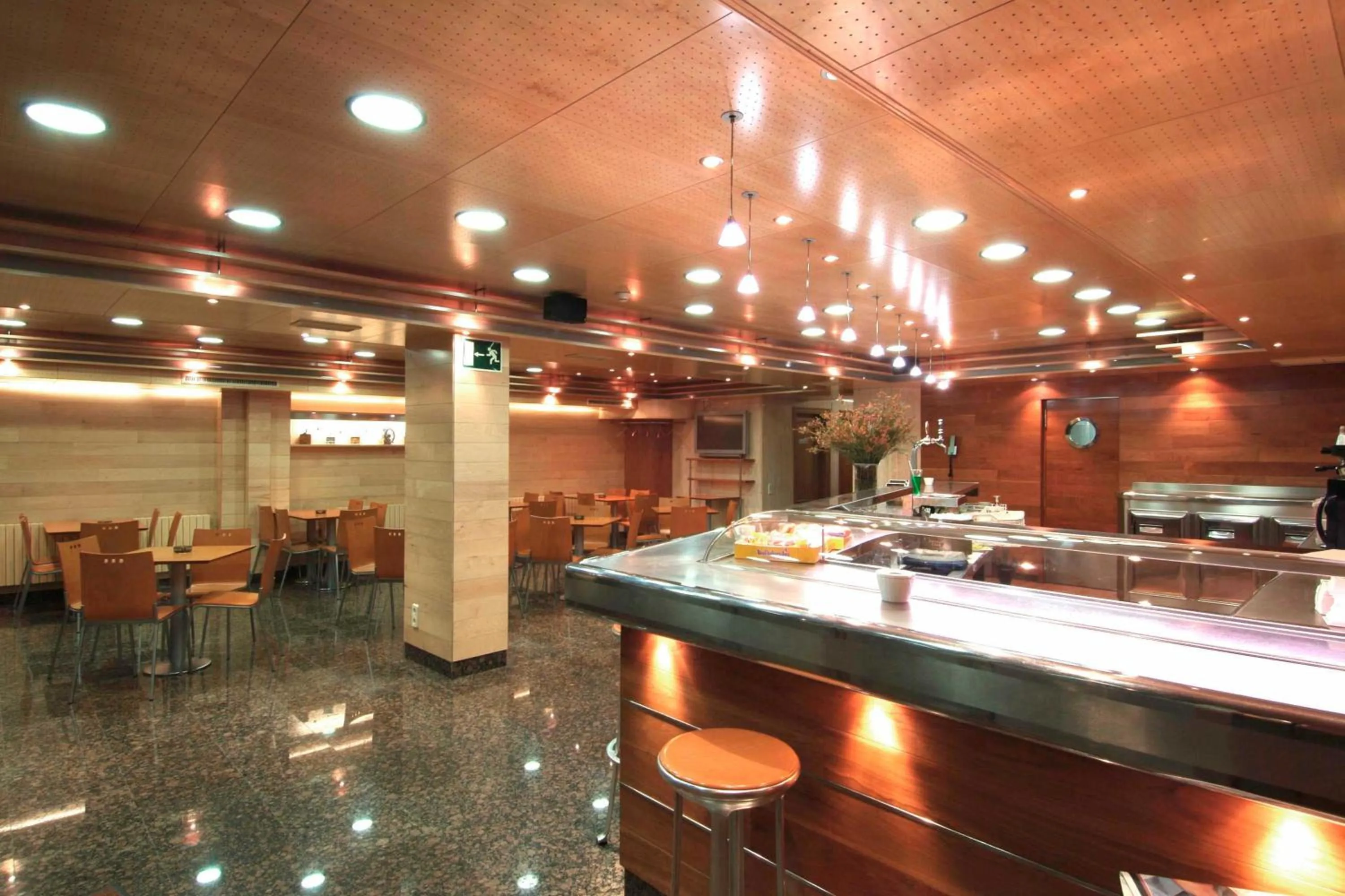 Restaurant/places to eat in Hotel Chané