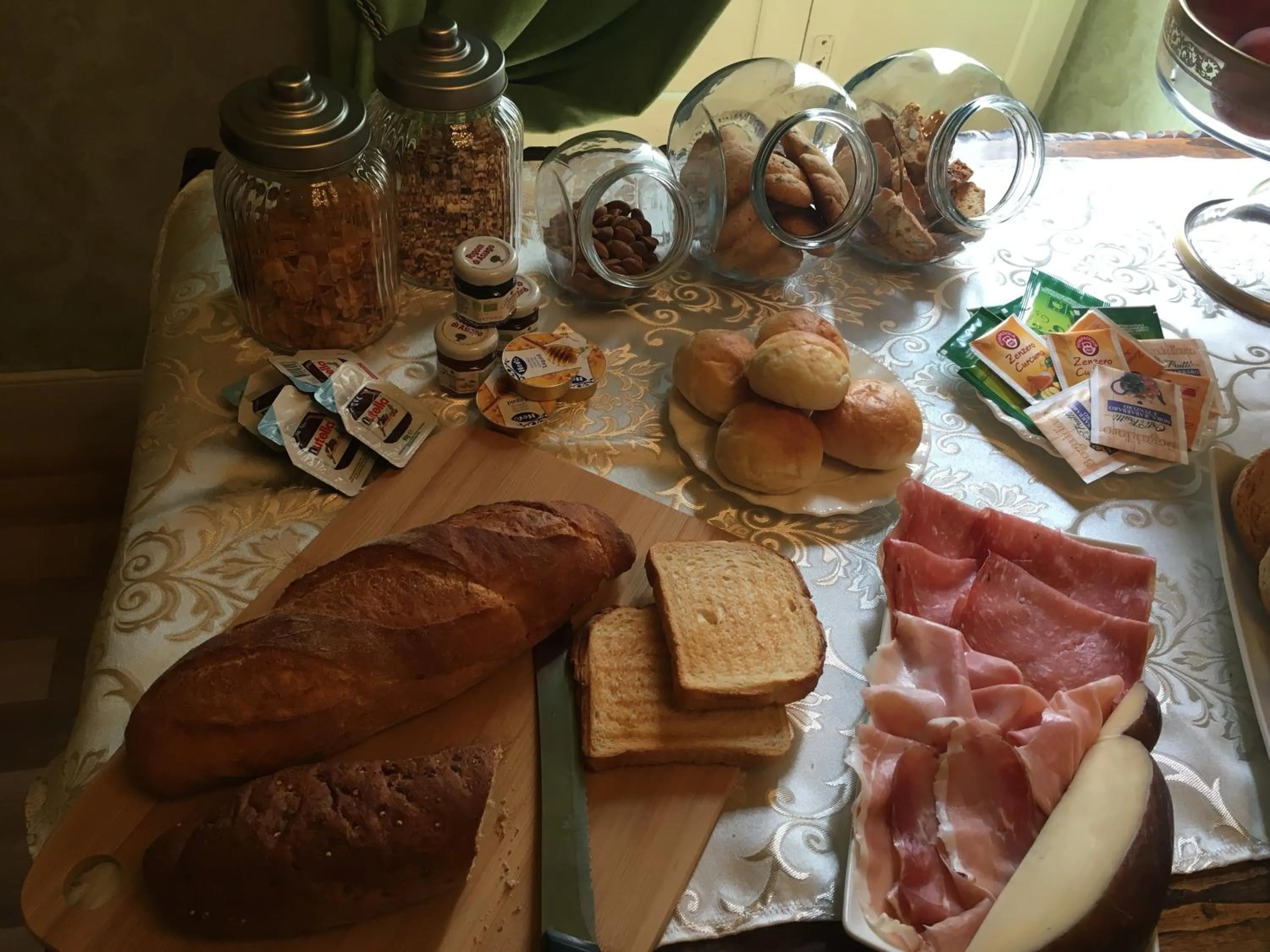 Breakfast in Palazzo Laguardia