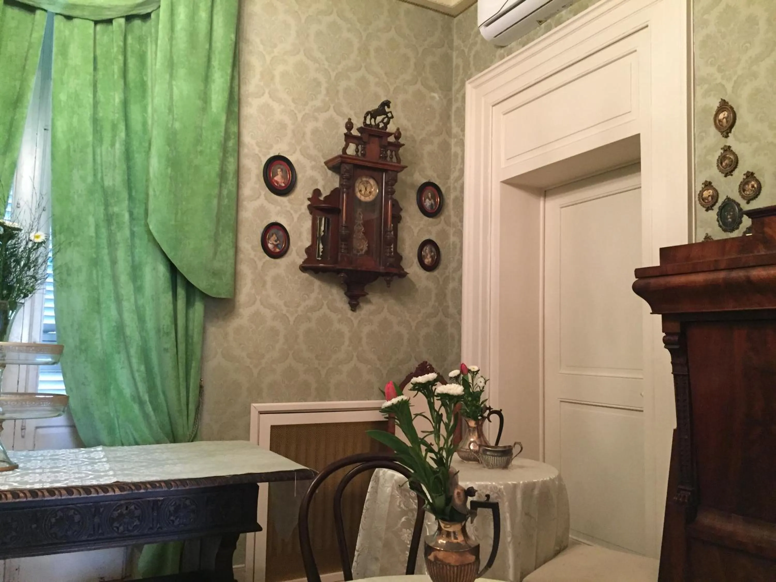 Breakfast in Palazzo Laguardia