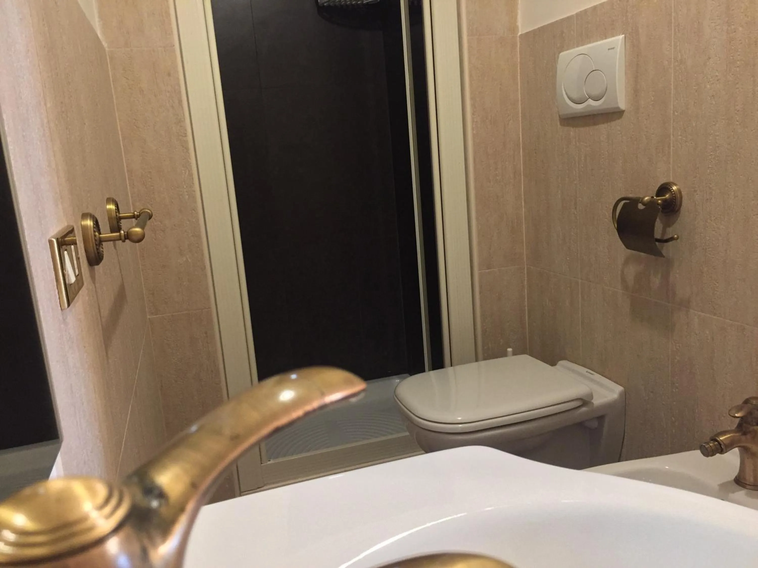 Bathroom in Palazzo Laguardia