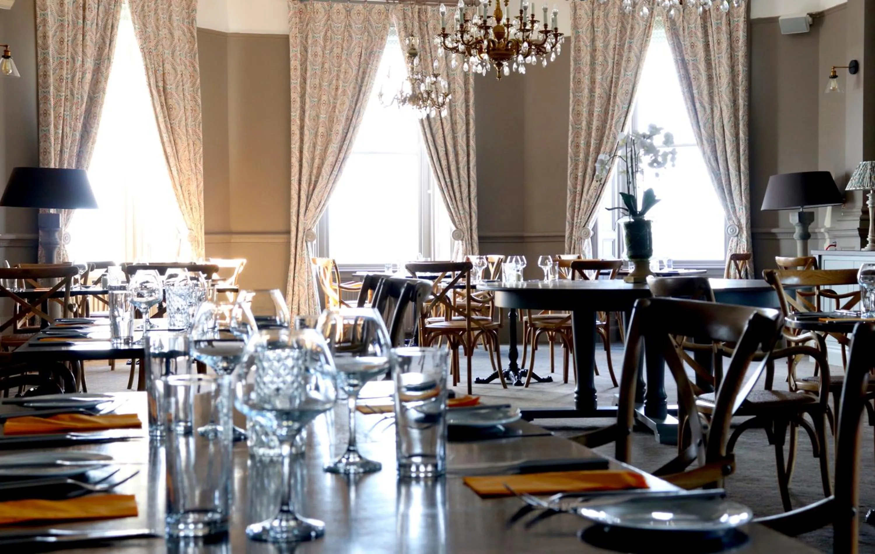 Restaurant/places to eat in Causeway Hotel