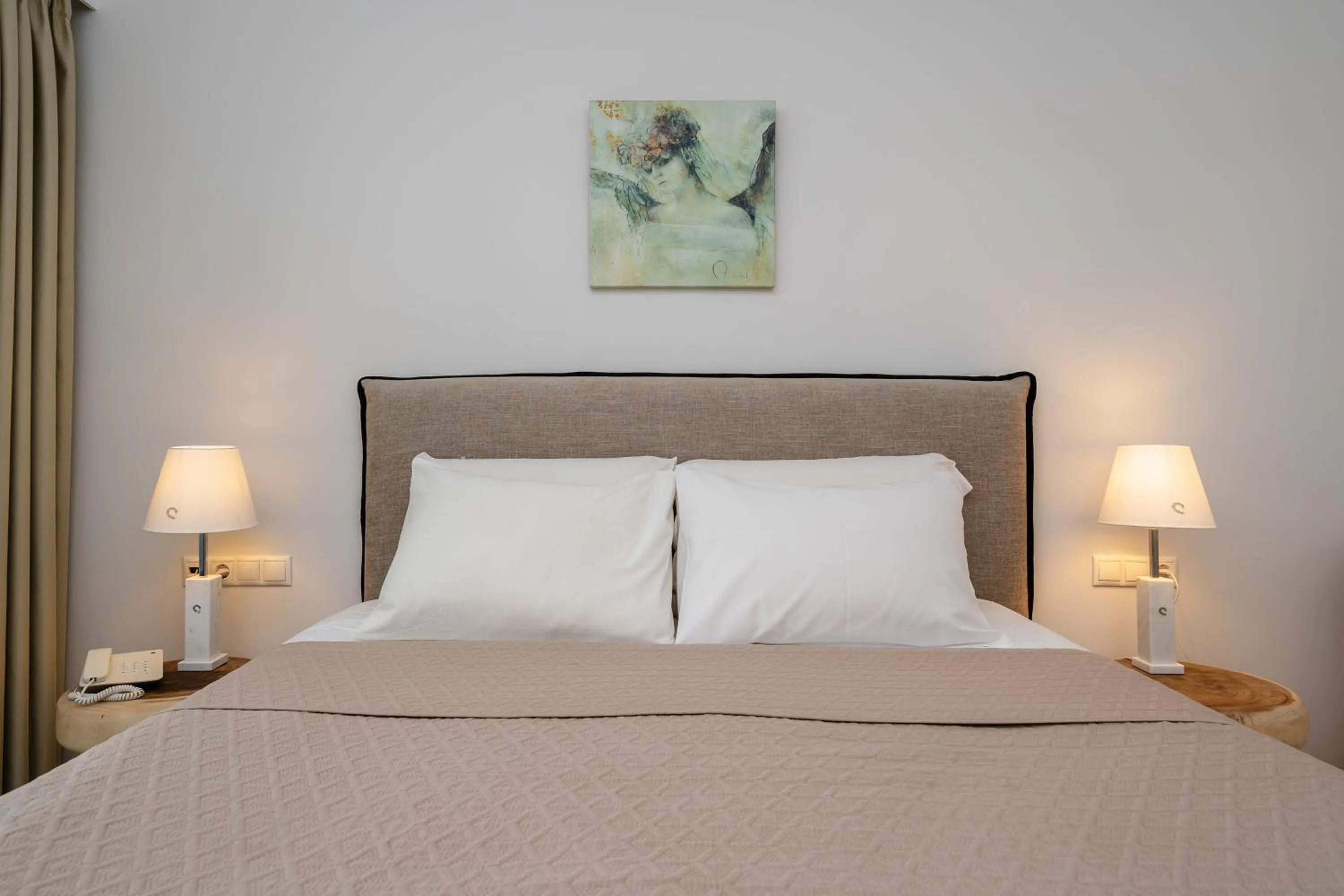 Shower, Bed in Mitos Suites