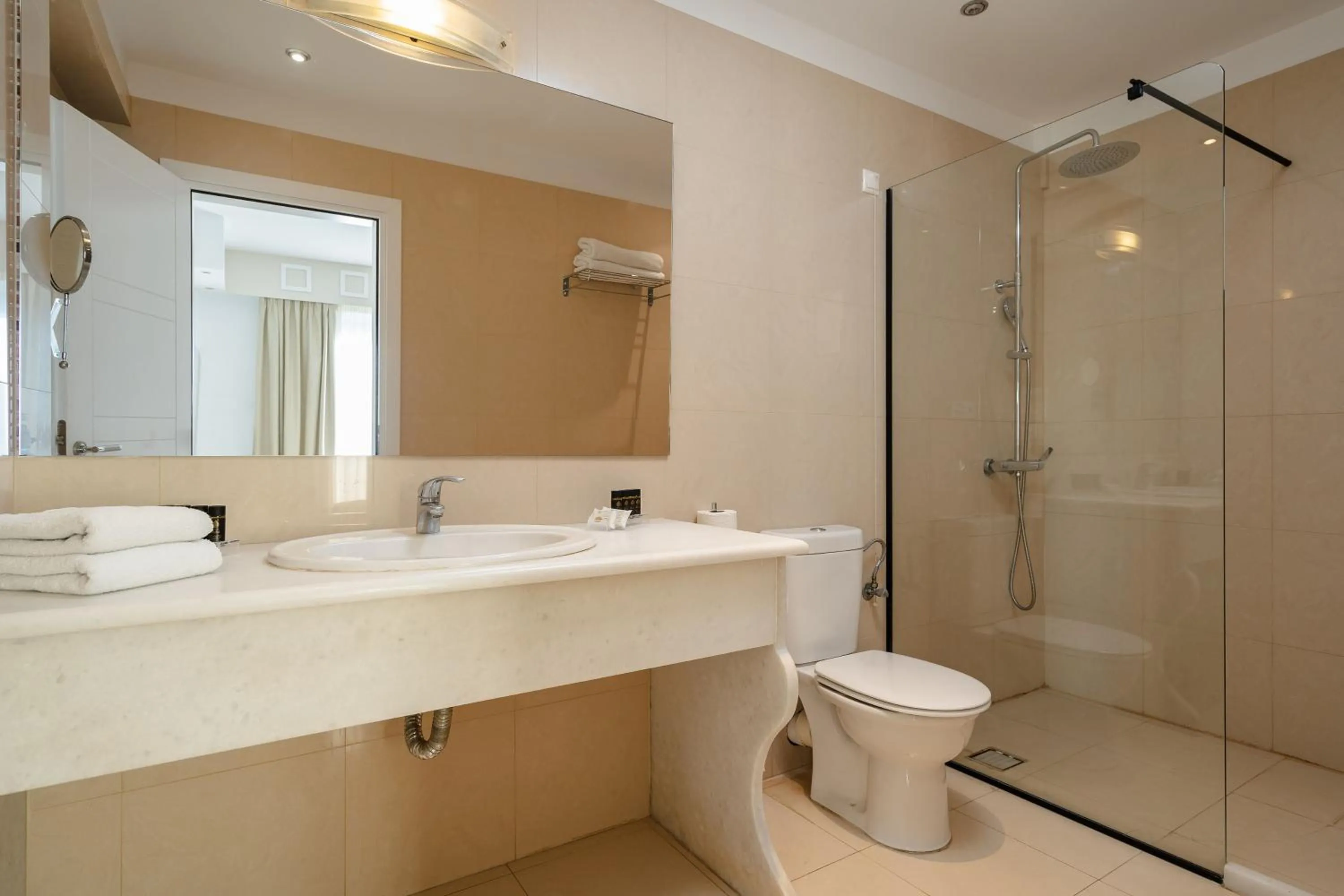 Shower in Mitos Suites