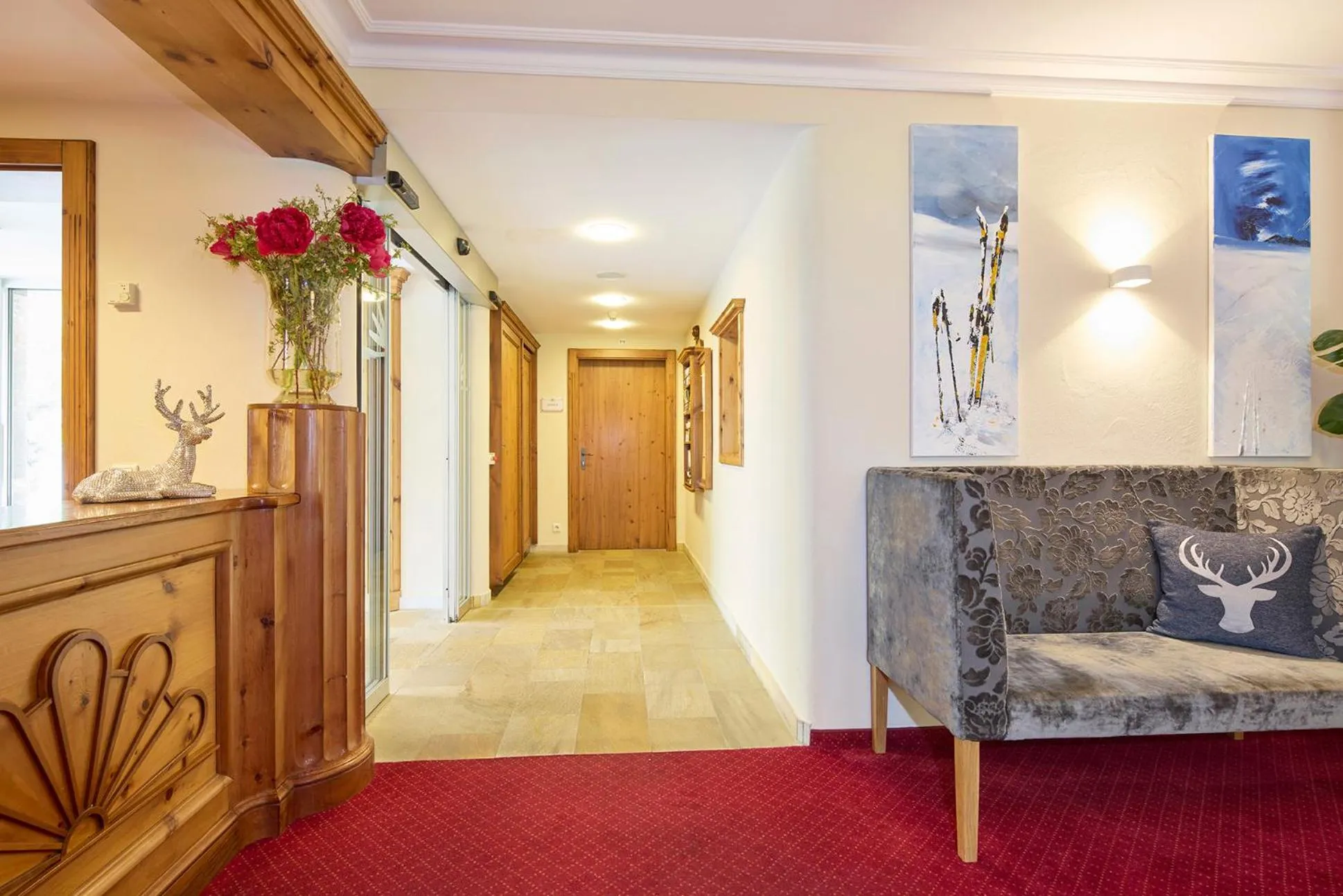 Lobby or reception in Hotel Hubertus