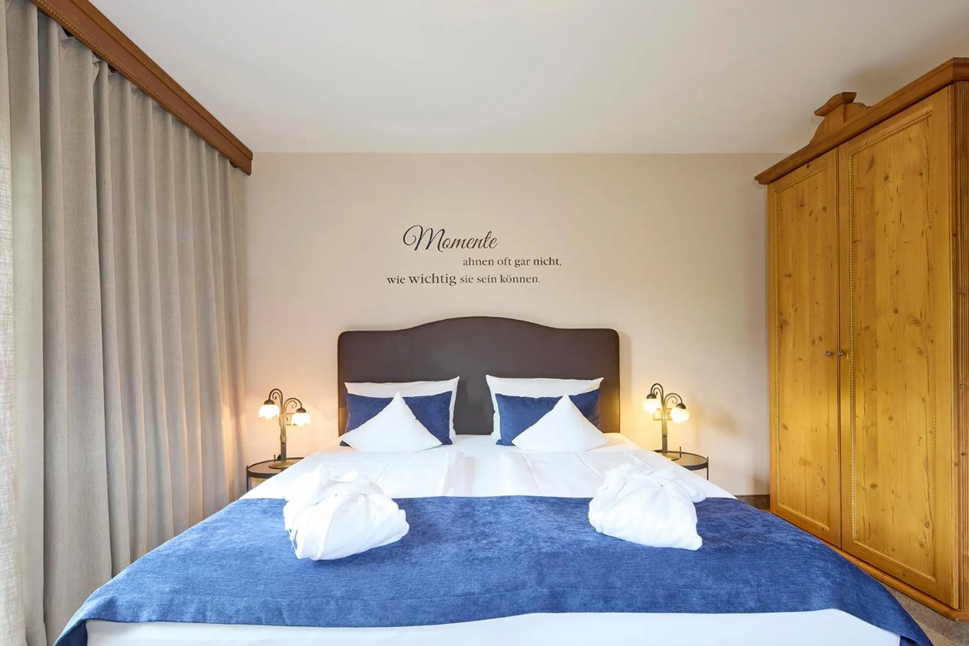 Bed in Hotel Hubertus