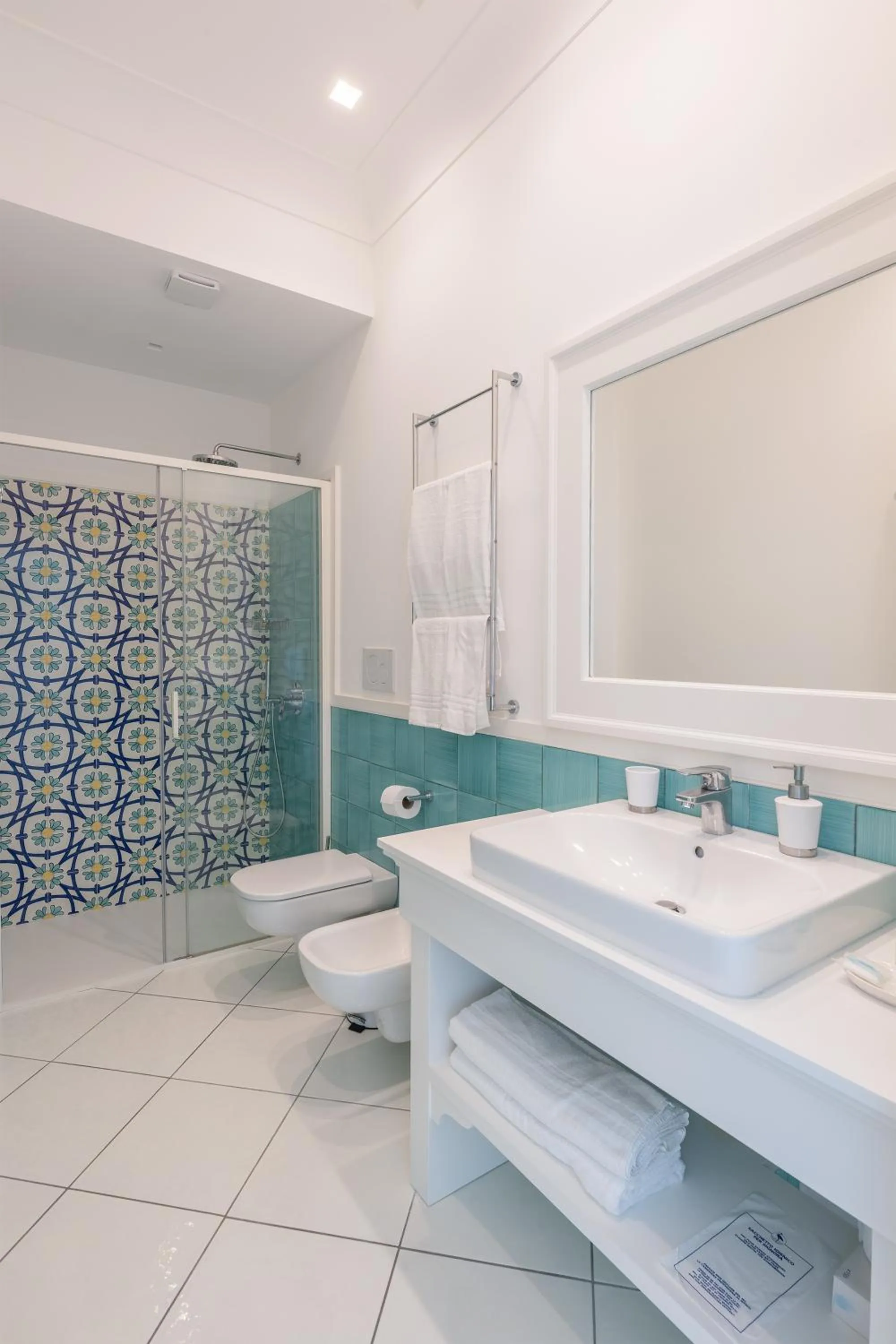 Bathroom in Duomo Guest House - Stay in Sorrento