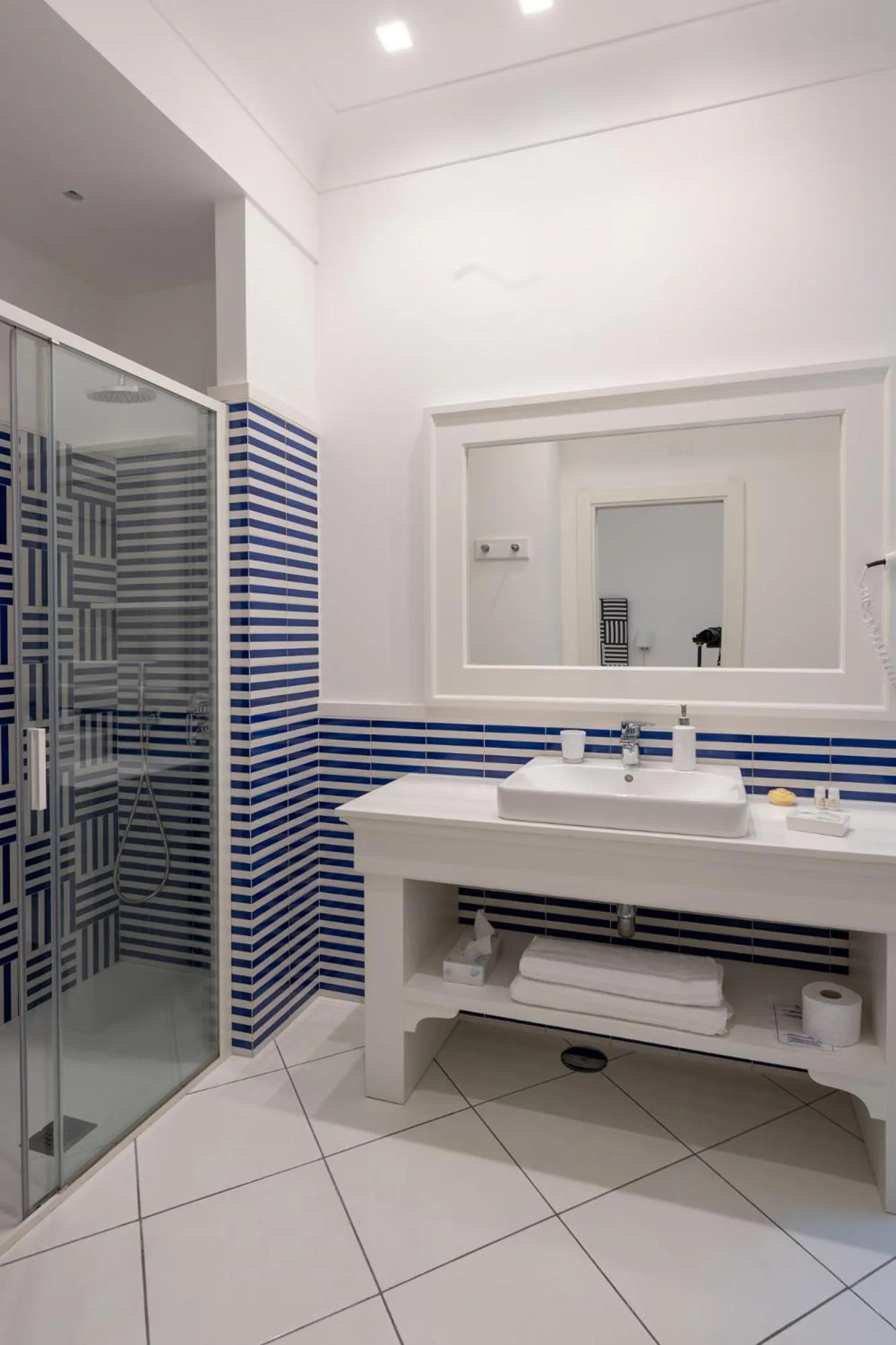 Shower in Duomo Guest House - Stay in Sorrento