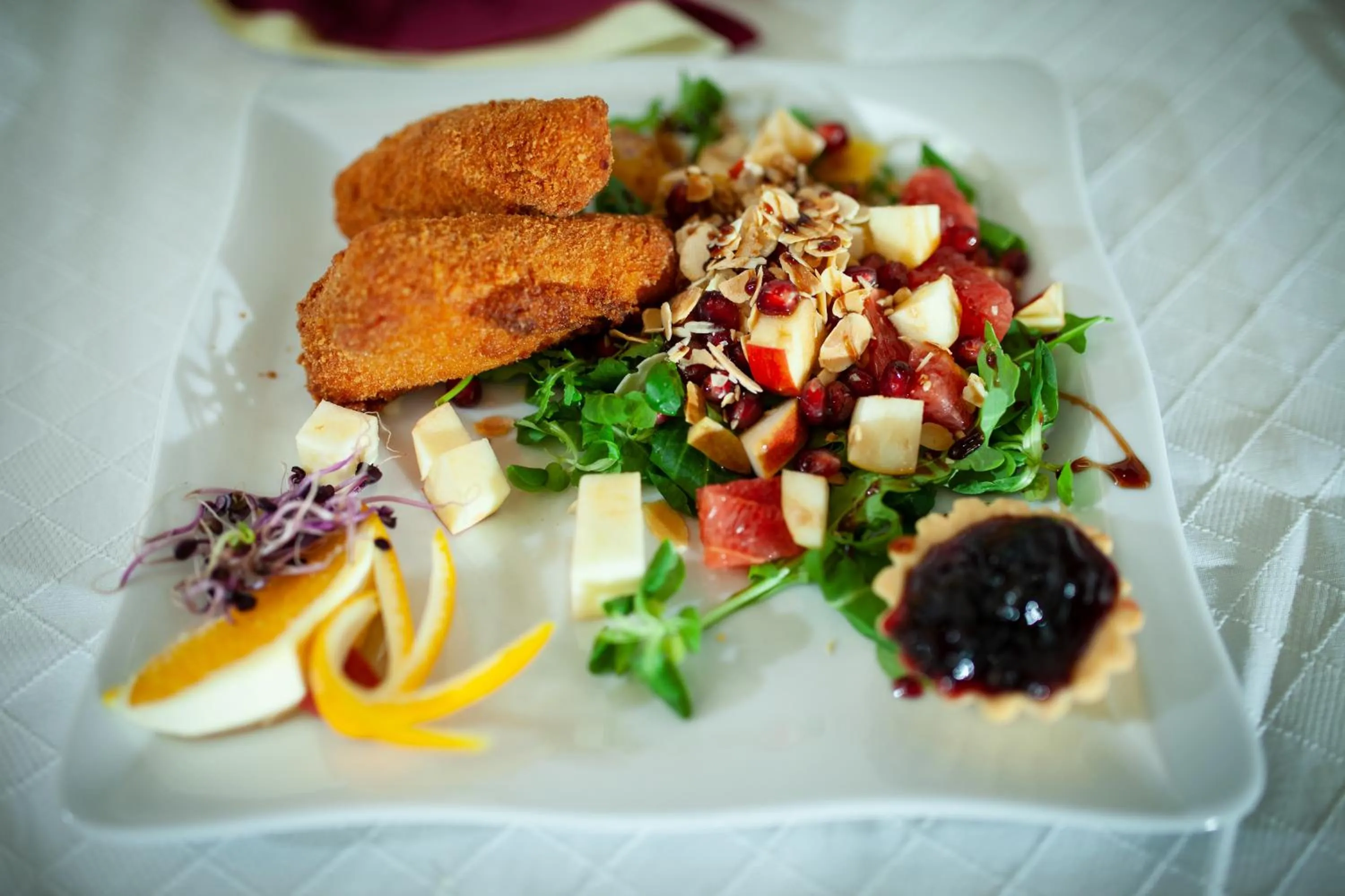 Food and drinks in Hotel Kapos