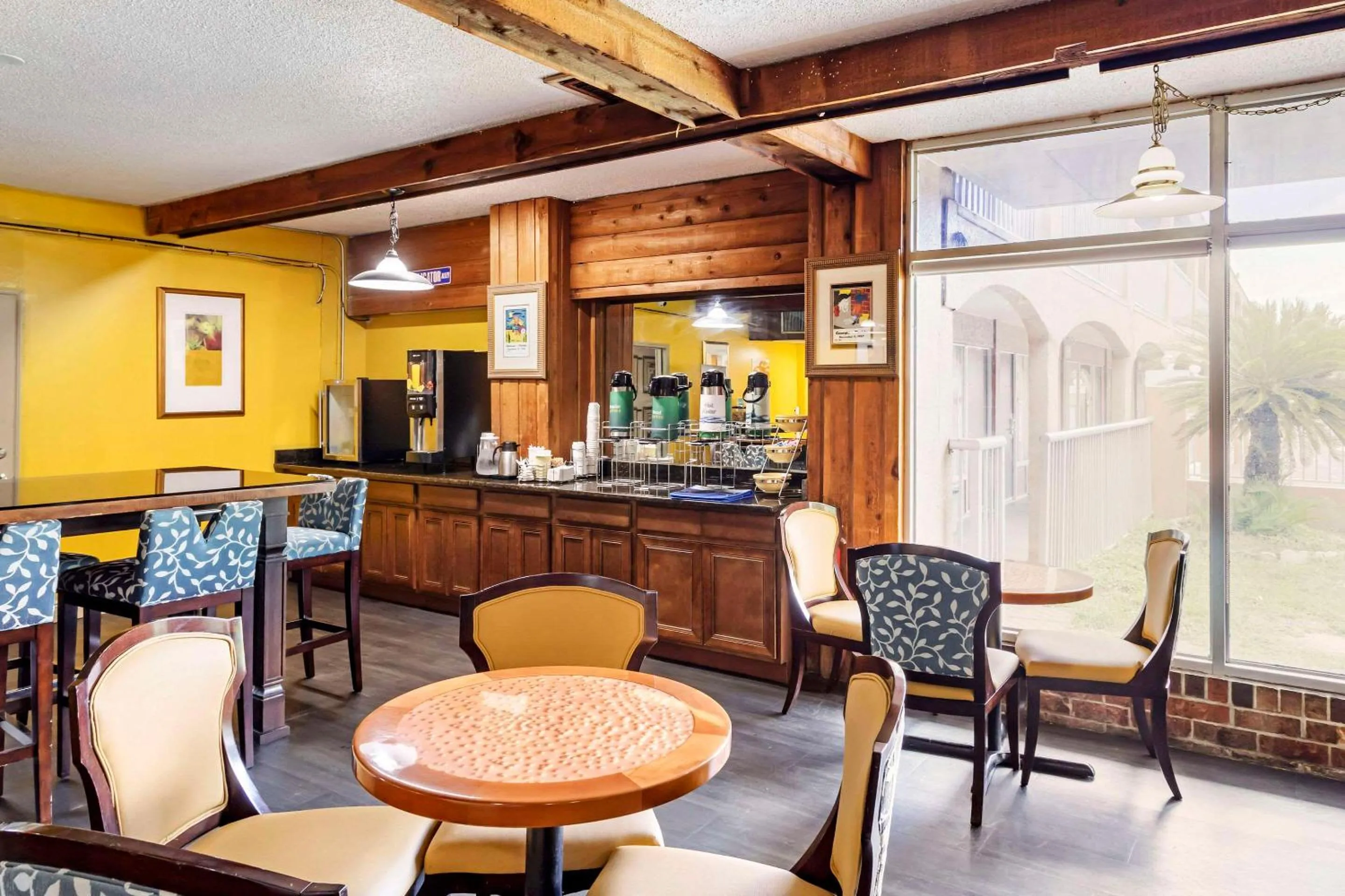 Breakfast in Quality Inn Alachua - Gainesville Area