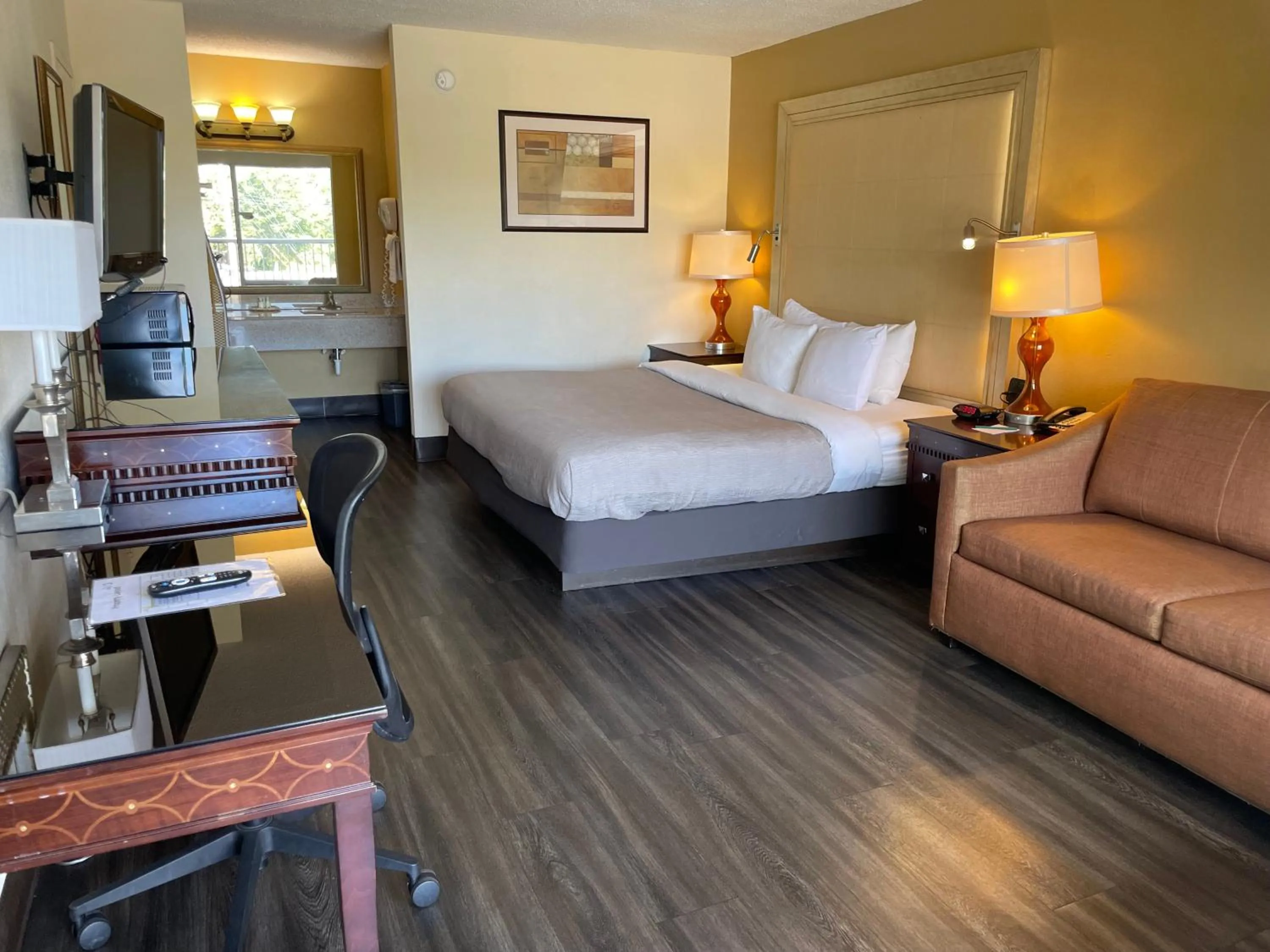 Bed in Quality Inn Alachua - Gainesville Area